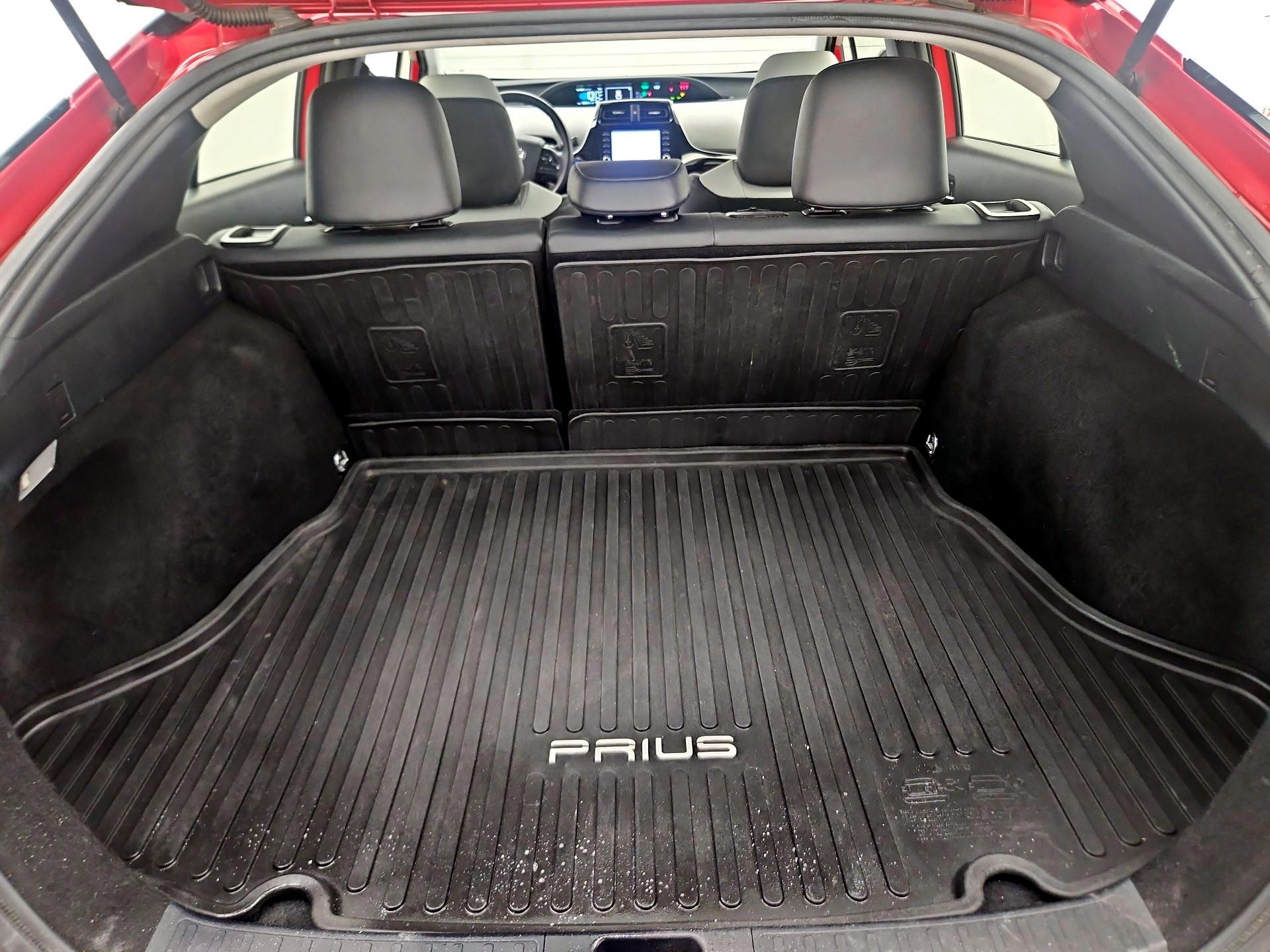 Thumbnail: 2020 Toyota Prius - 14