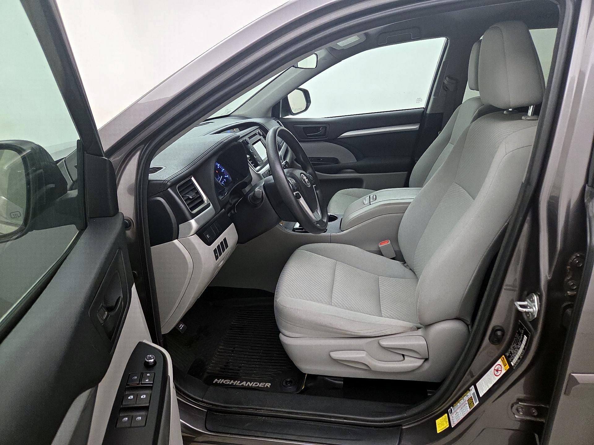 Thumbnail: 2018 Toyota Highlander - 11