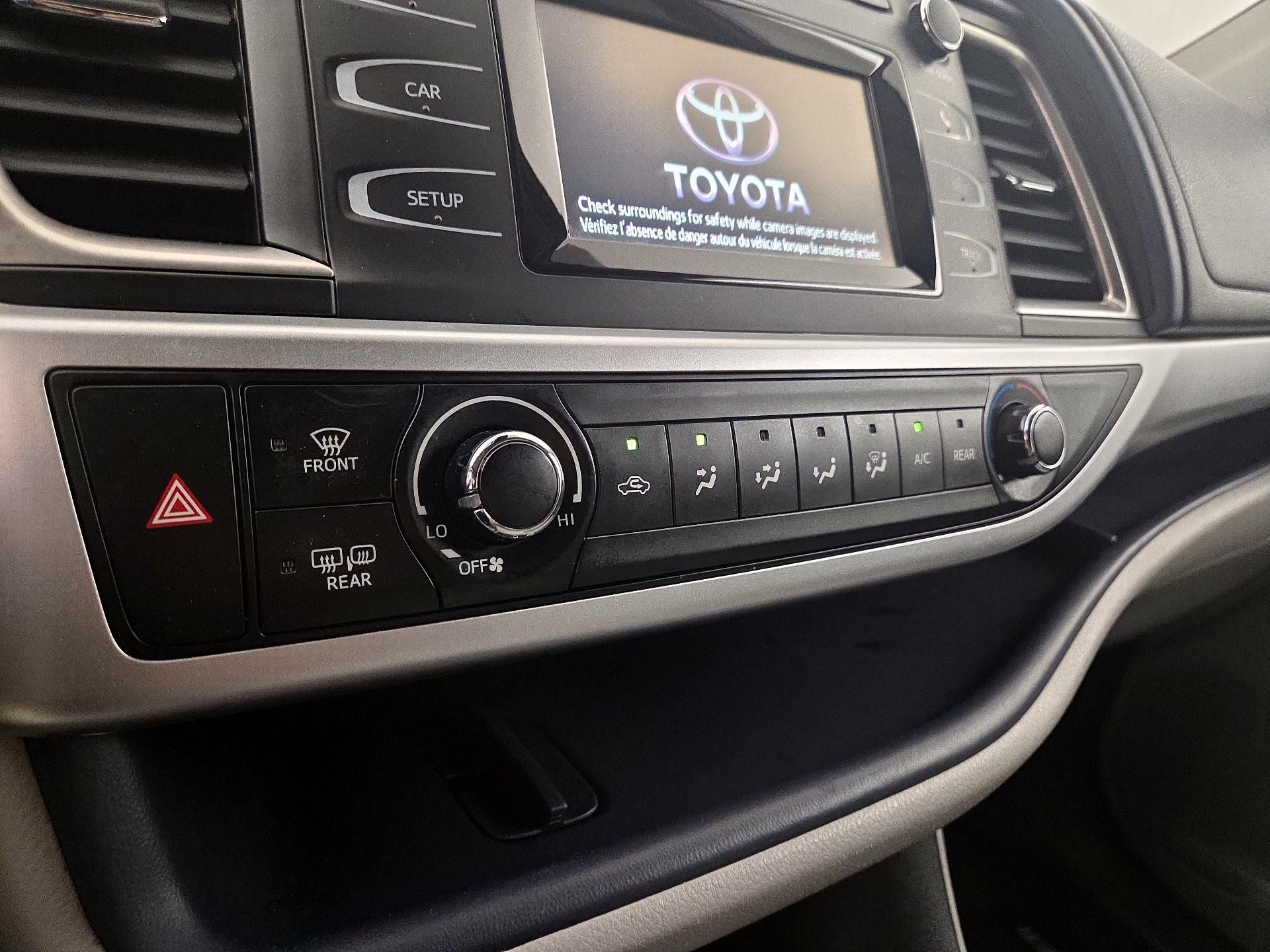 Thumbnail: 2018 Toyota Highlander - 16