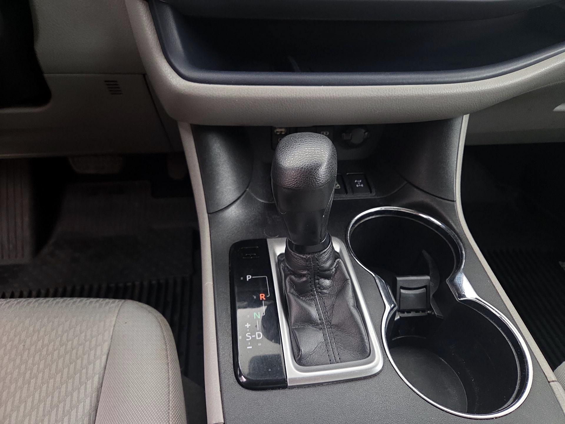 Thumbnail: 2018 Toyota Highlander - 17