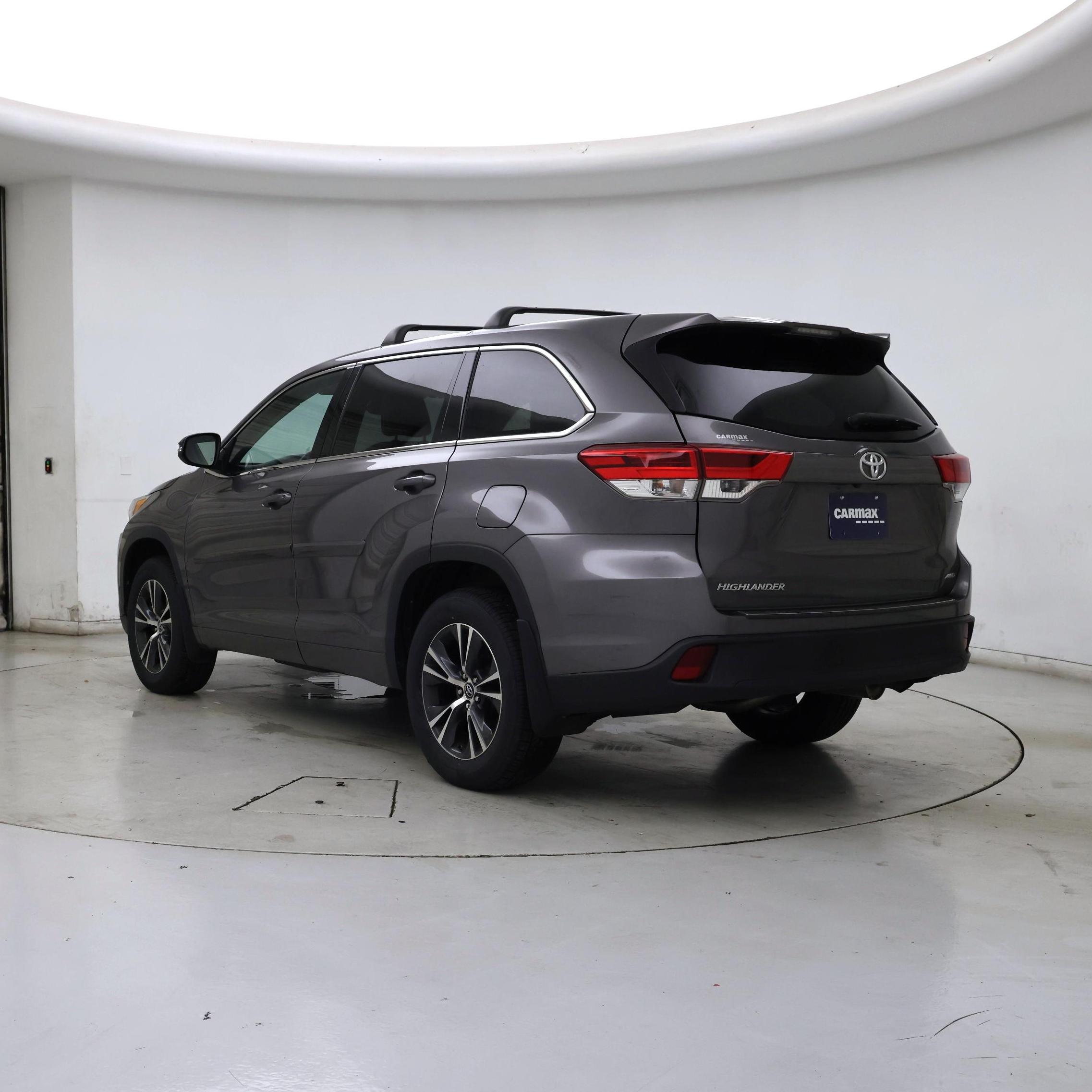 Thumbnail: 2018 Toyota Highlander - 2