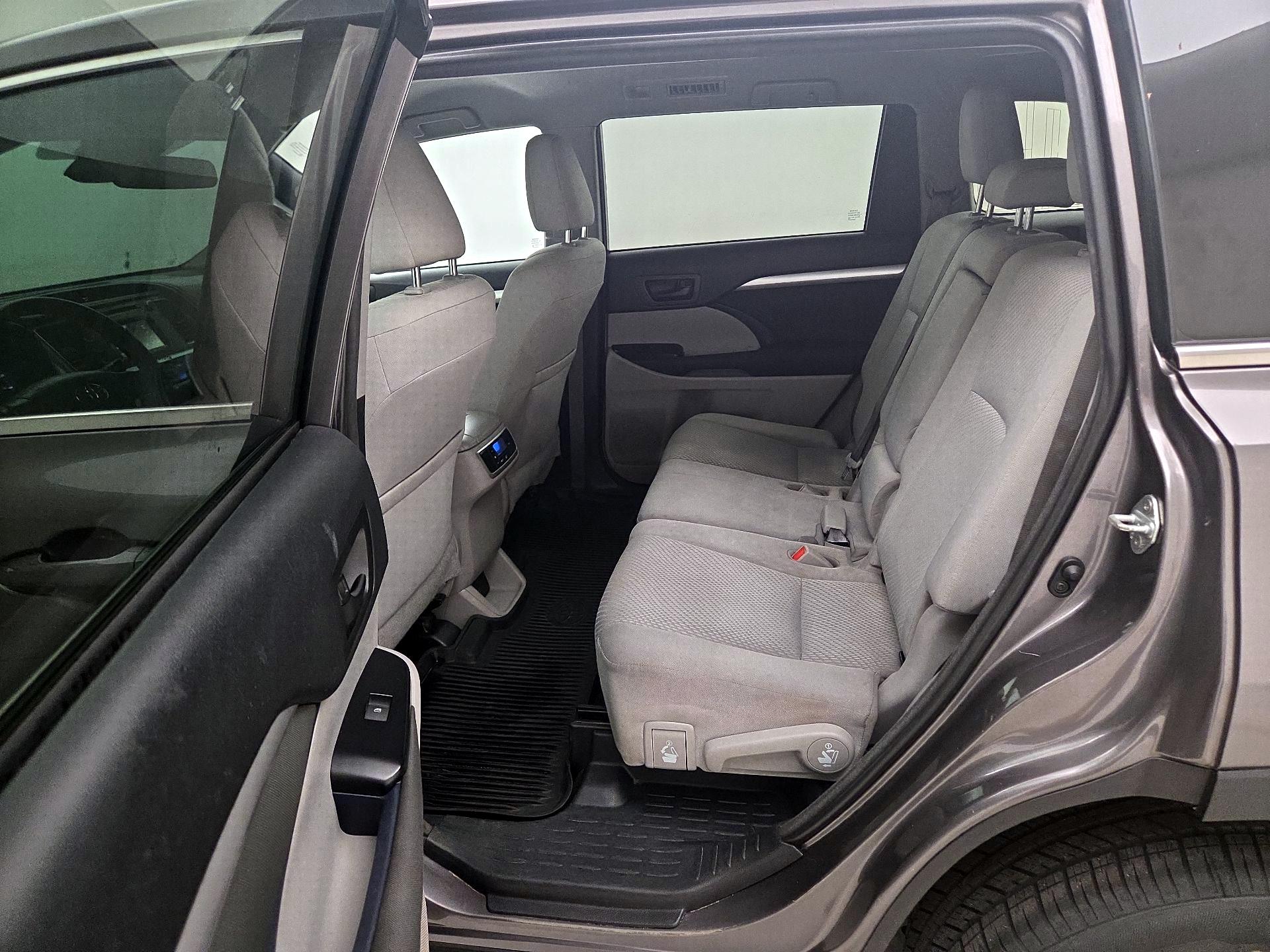 Thumbnail: 2018 Toyota Highlander - 19