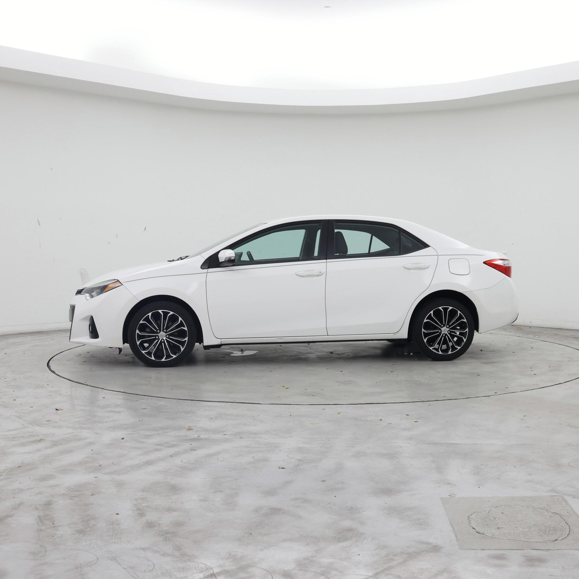 Thumbnail: 2016 Toyota Corolla - 3