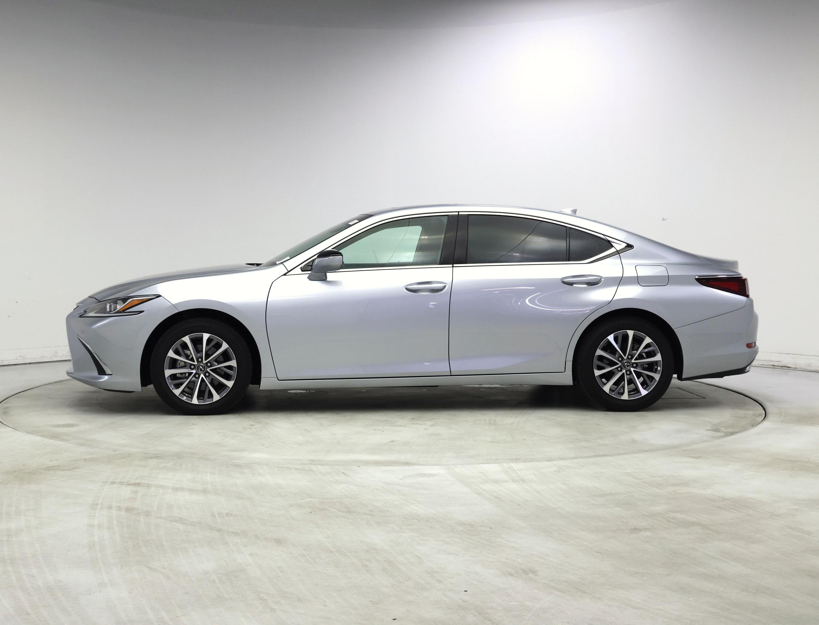Thumbnail: 2025 Lexus ES - 3