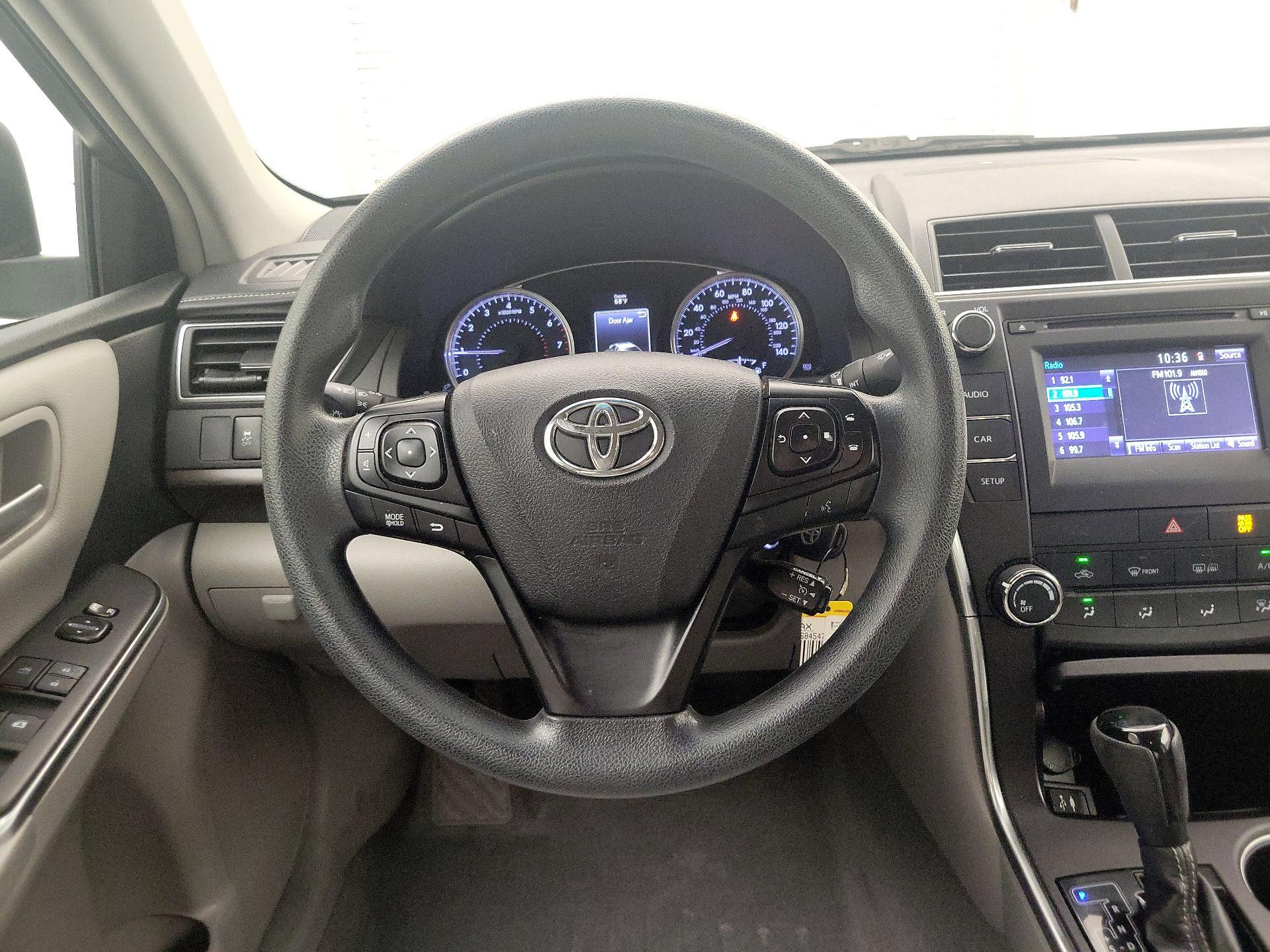 Thumbnail: 2017 Toyota Camry - 10