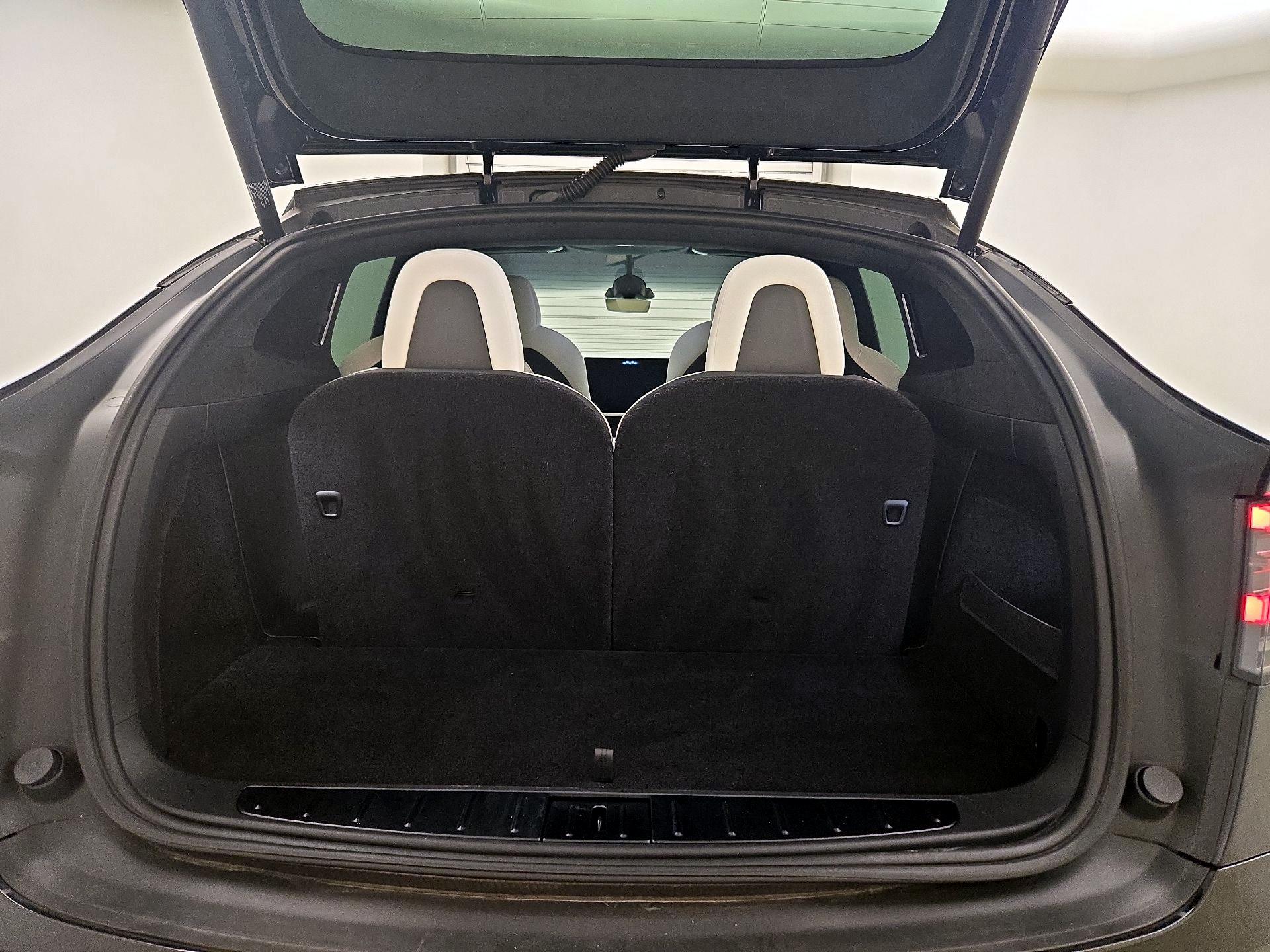 Thumbnail: 2024 Tesla Model X - 17