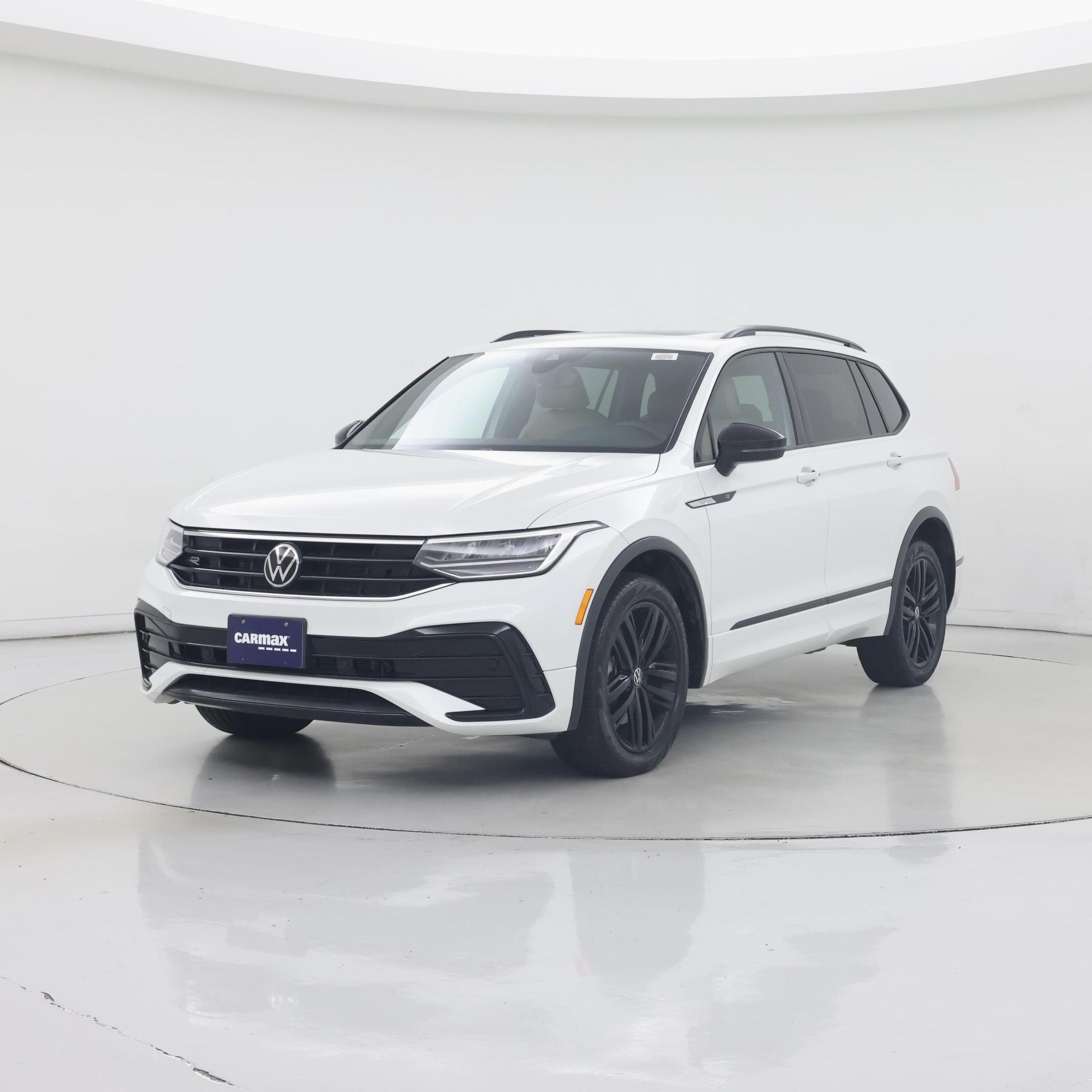 Thumbnail: 2022 Volkswagen Tiguan - 4