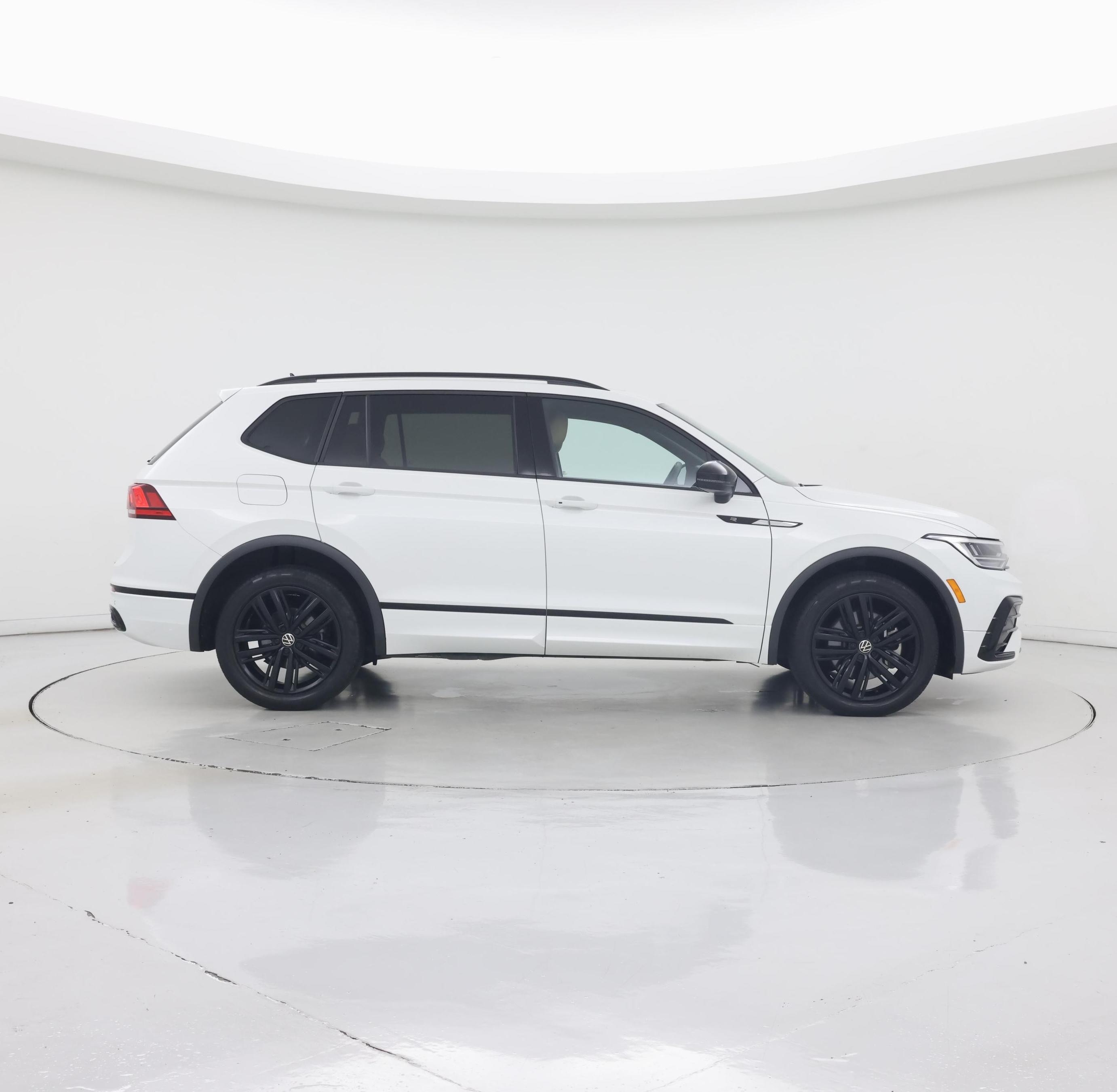 Thumbnail: 2022 Volkswagen Tiguan - 7