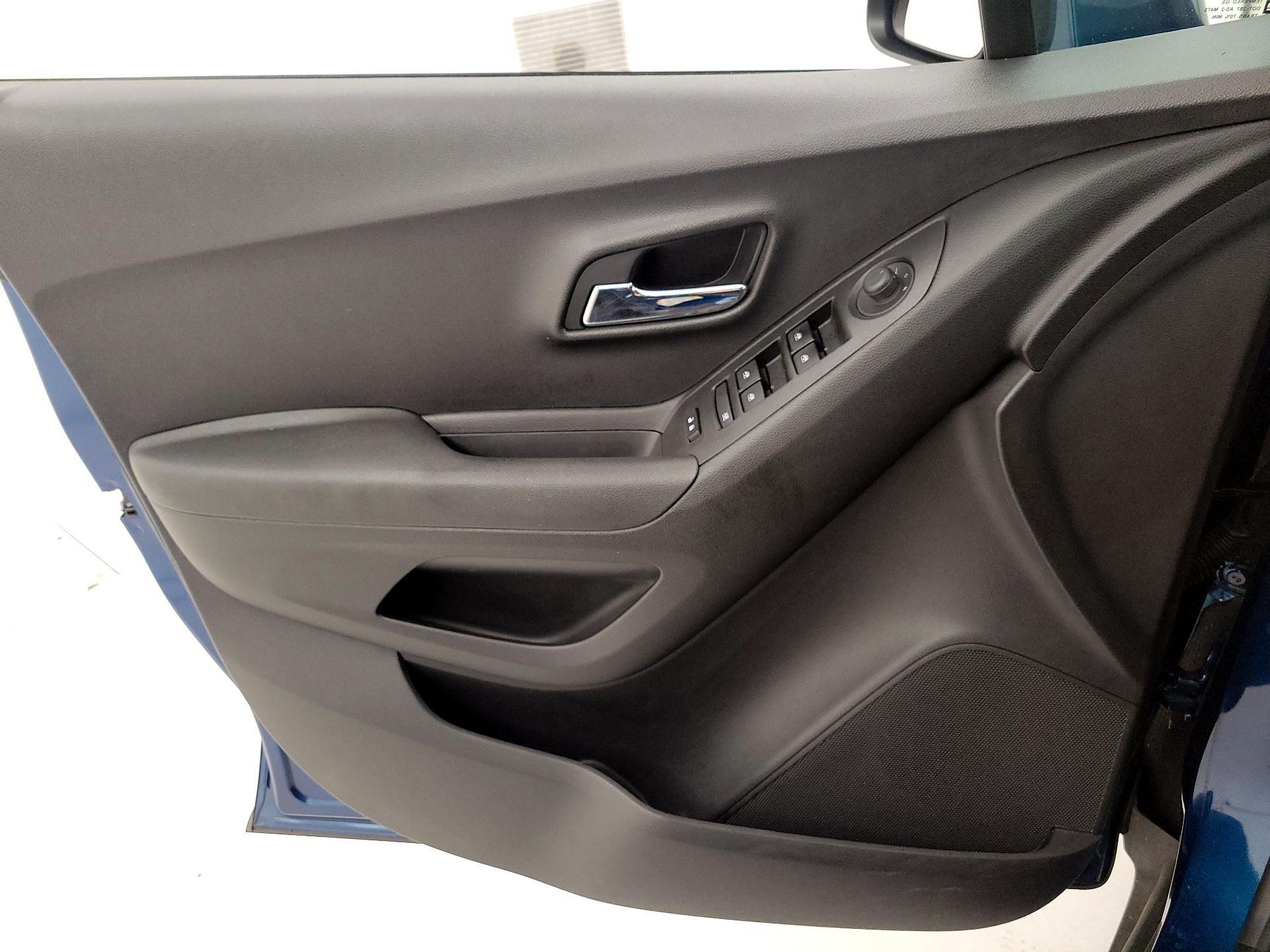 Thumbnail: 2019 Chevrolet Trax - 12