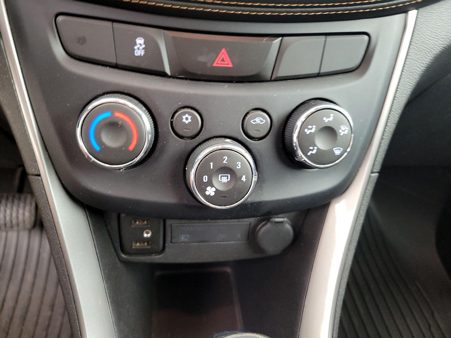 Thumbnail: 2019 Chevrolet Trax - 16