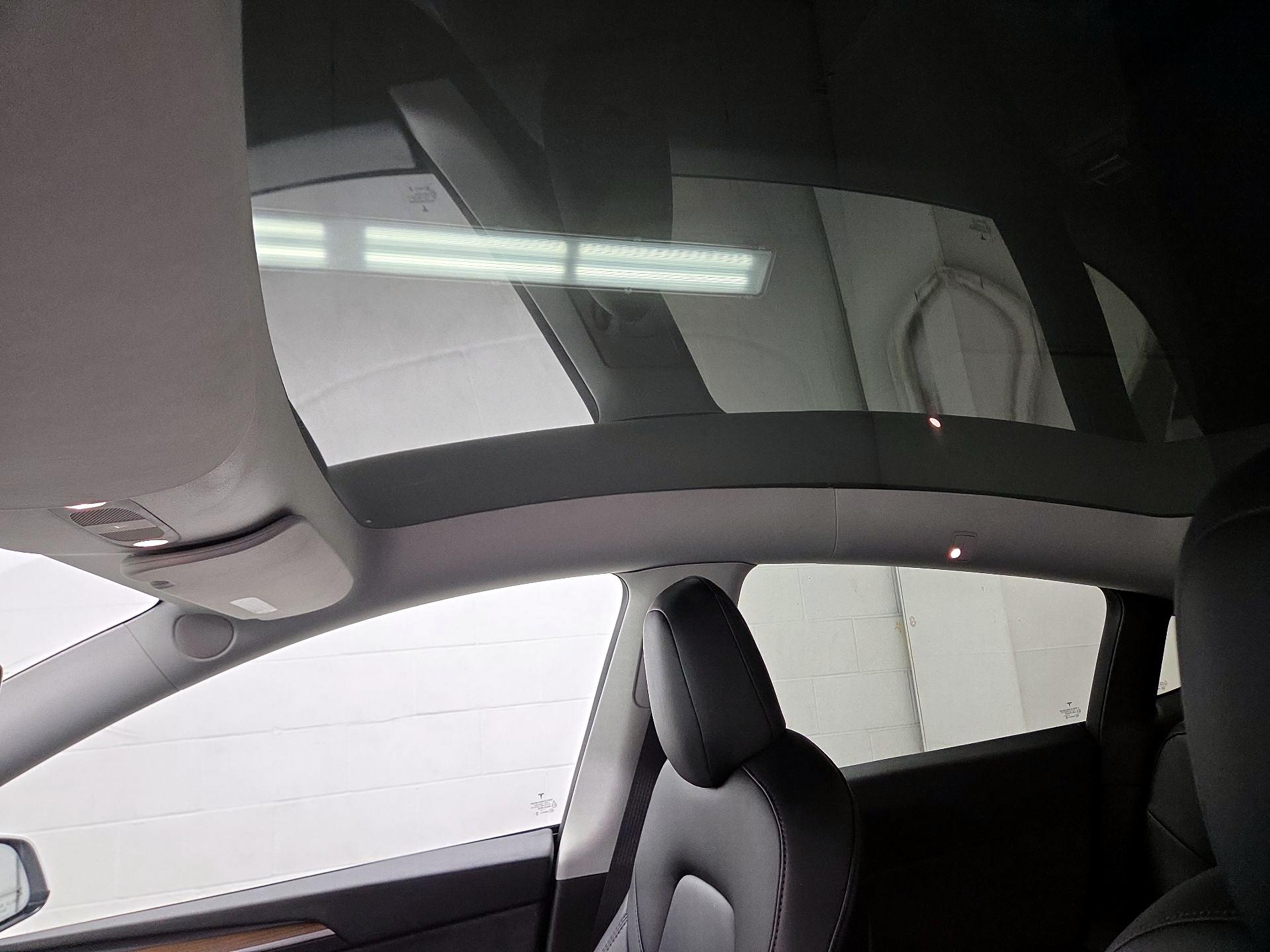 Thumbnail: 2022 Tesla Model Y - 18