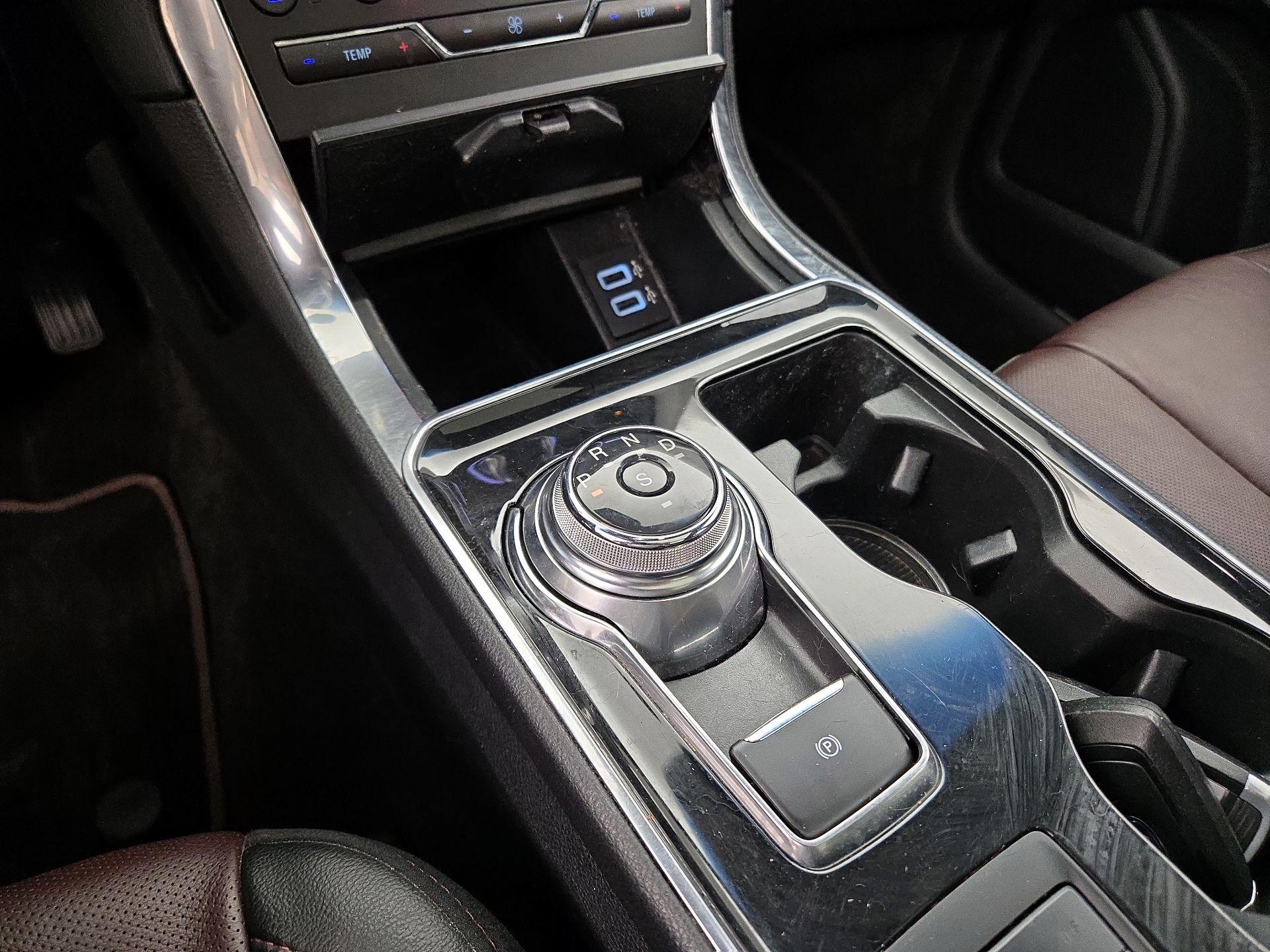 Thumbnail: 2020 Ford Edge - 18