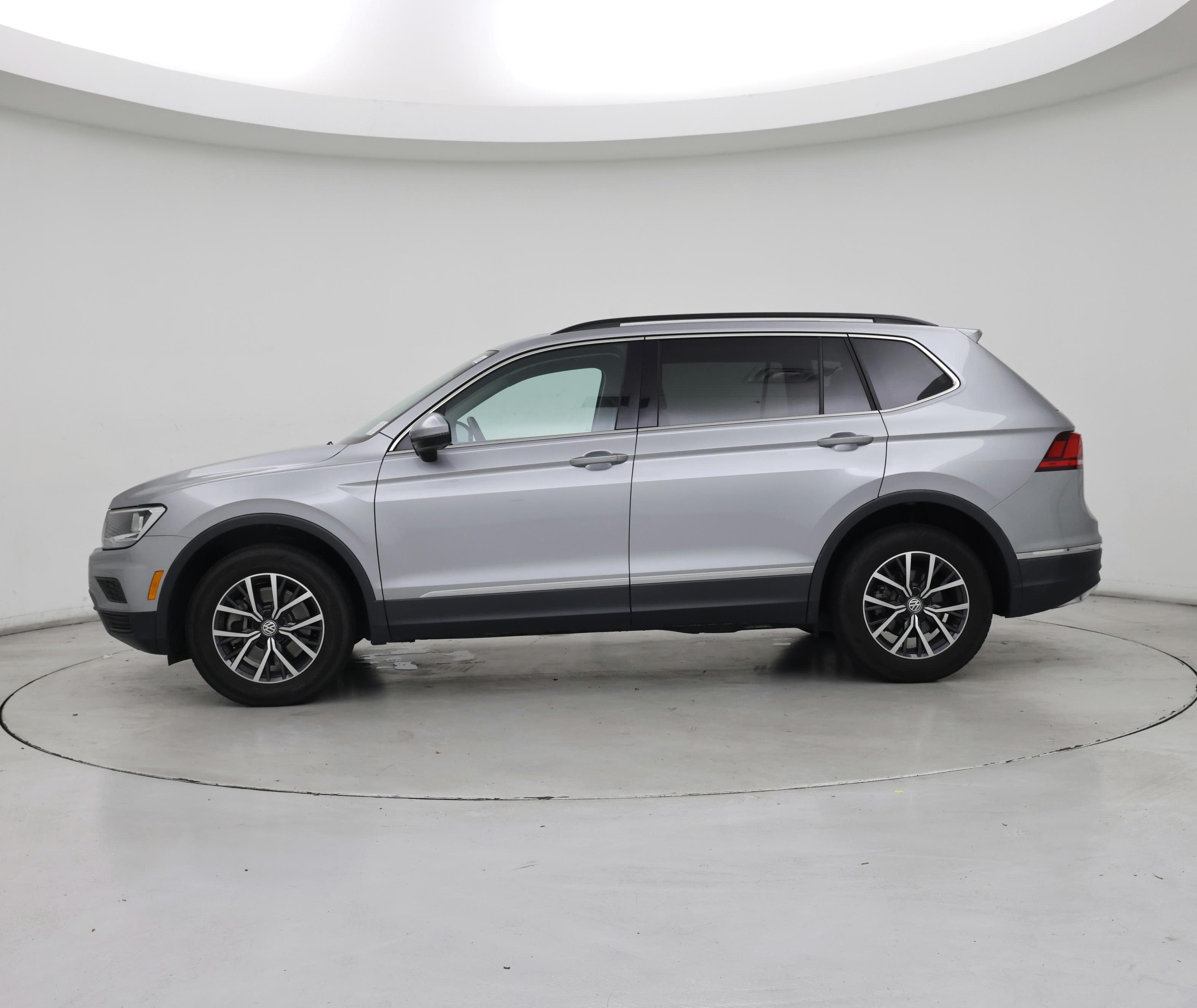 Thumbnail: 2020 Volkswagen Tiguan - 3