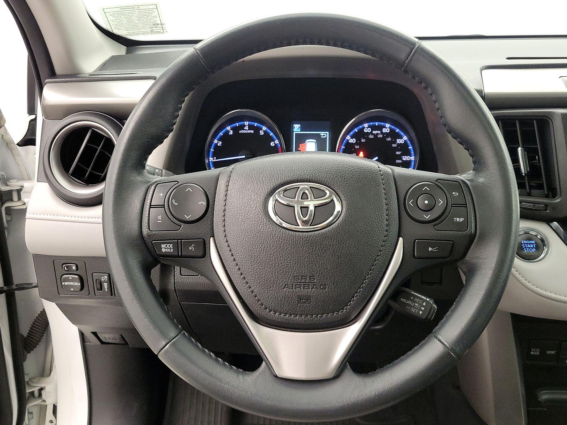 Thumbnail: 2017 Toyota RAV4 - 10