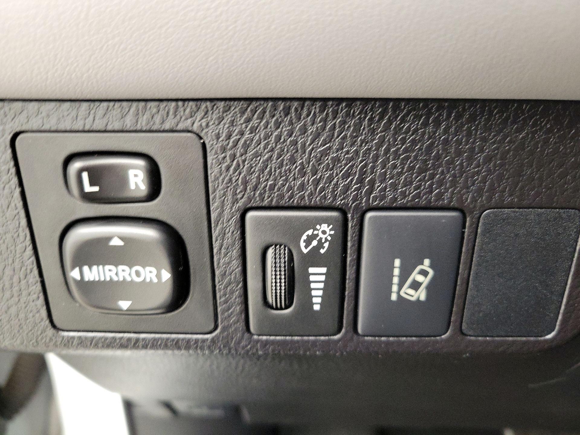 Thumbnail: 2017 Toyota RAV4 - 13