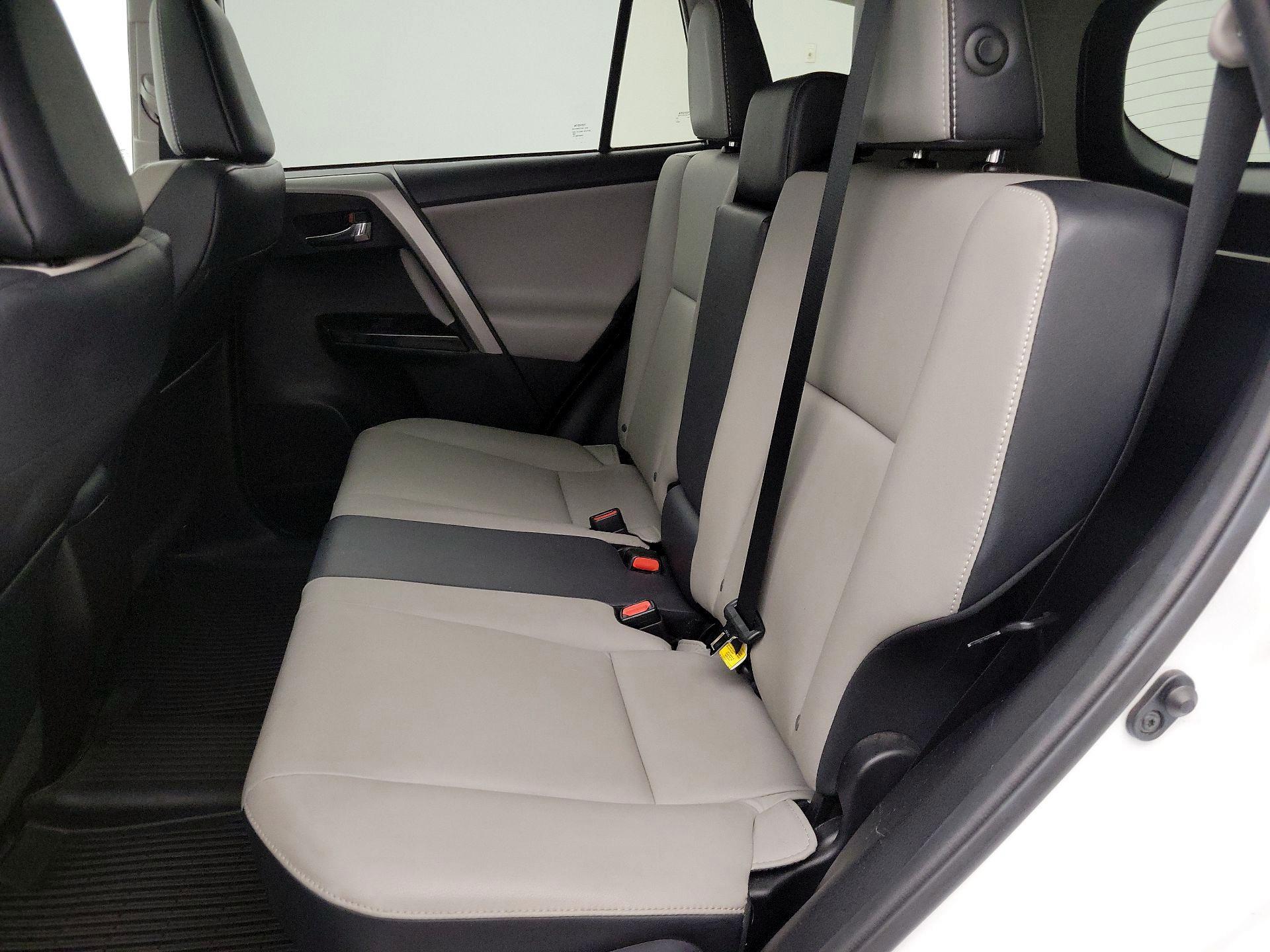 Thumbnail: 2017 Toyota RAV4 - 20