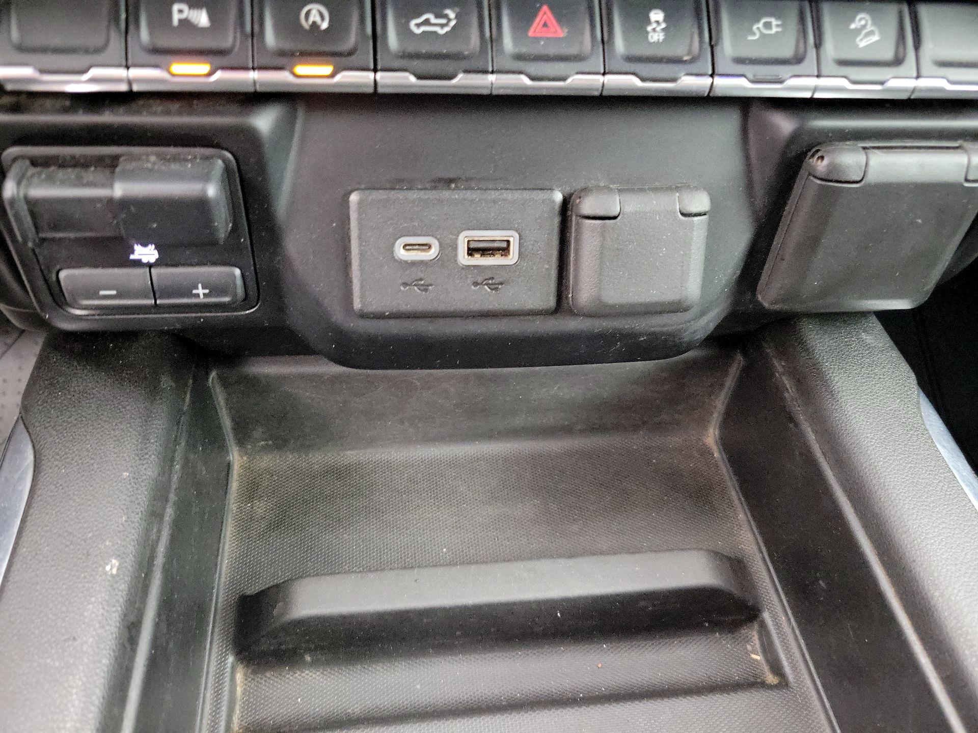 Thumbnail: 2019 Chevrolet Silverado 1500 - 18