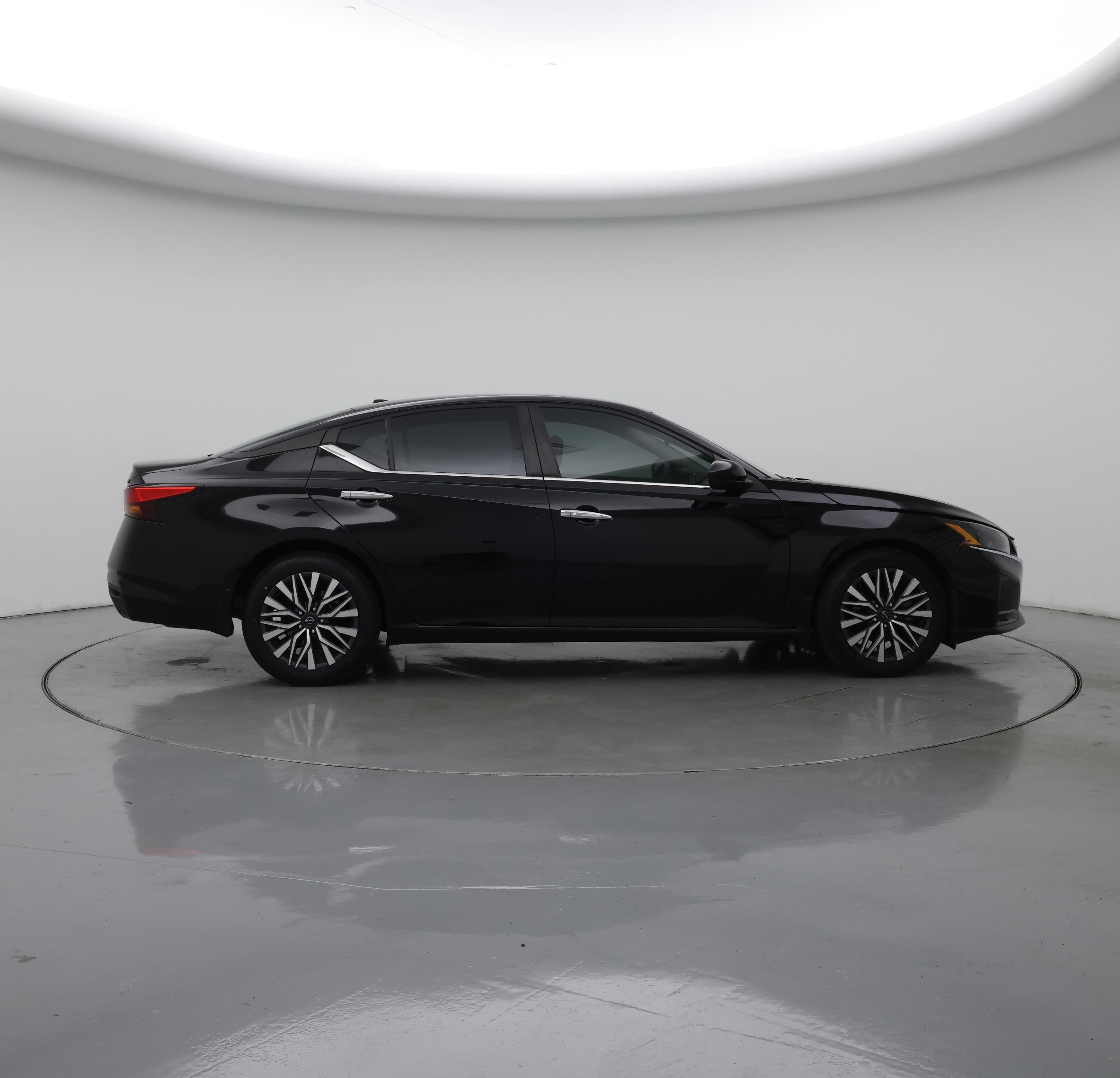 Thumbnail: 2023 Nissan Altima - 7
