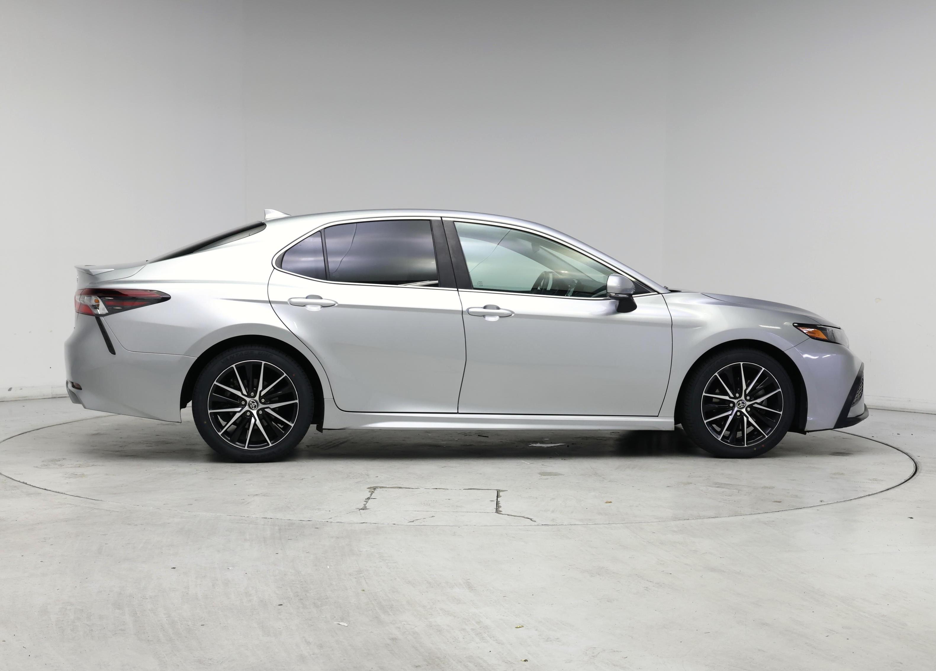 Thumbnail: 2022 Toyota Camry - 7