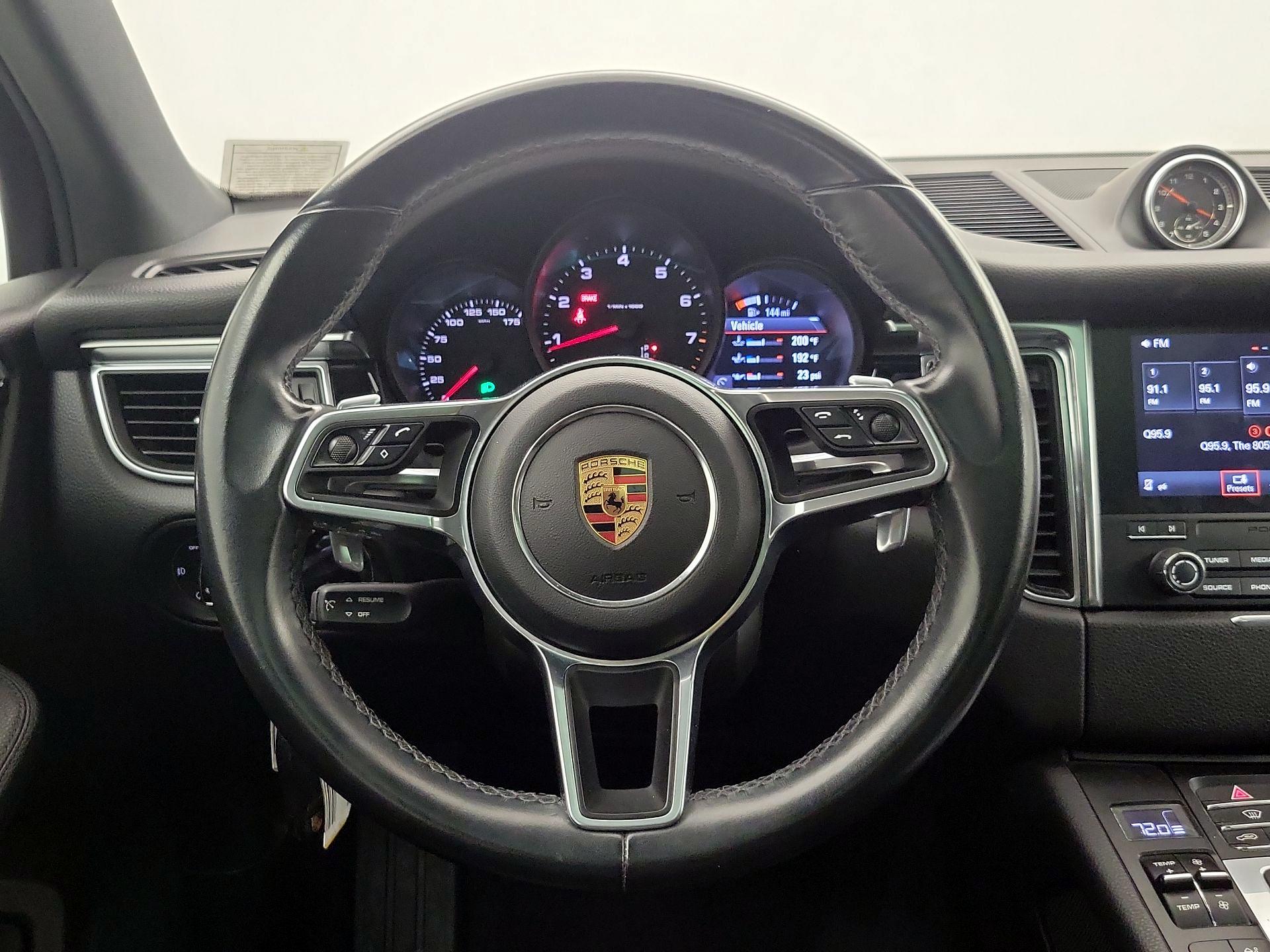 Thumbnail: 2018 Porsche Macan - 10