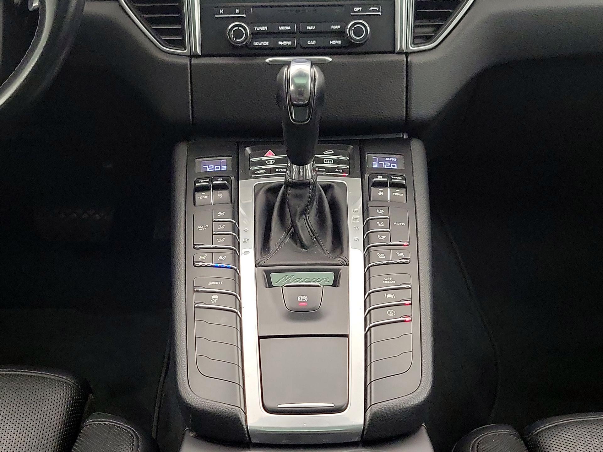 Thumbnail: 2018 Porsche Macan - 17