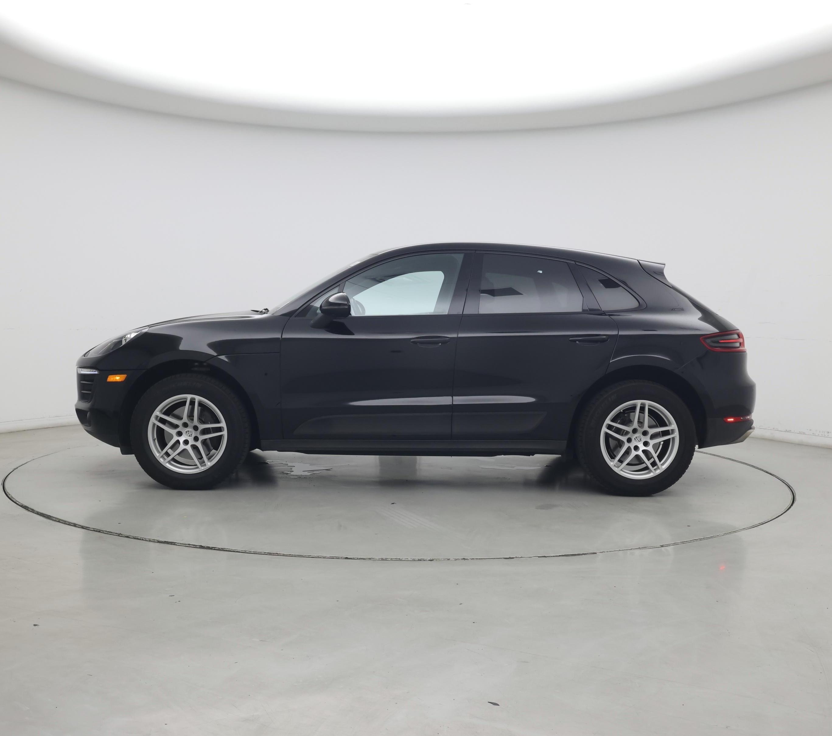 Thumbnail: 2018 Porsche Macan - 3