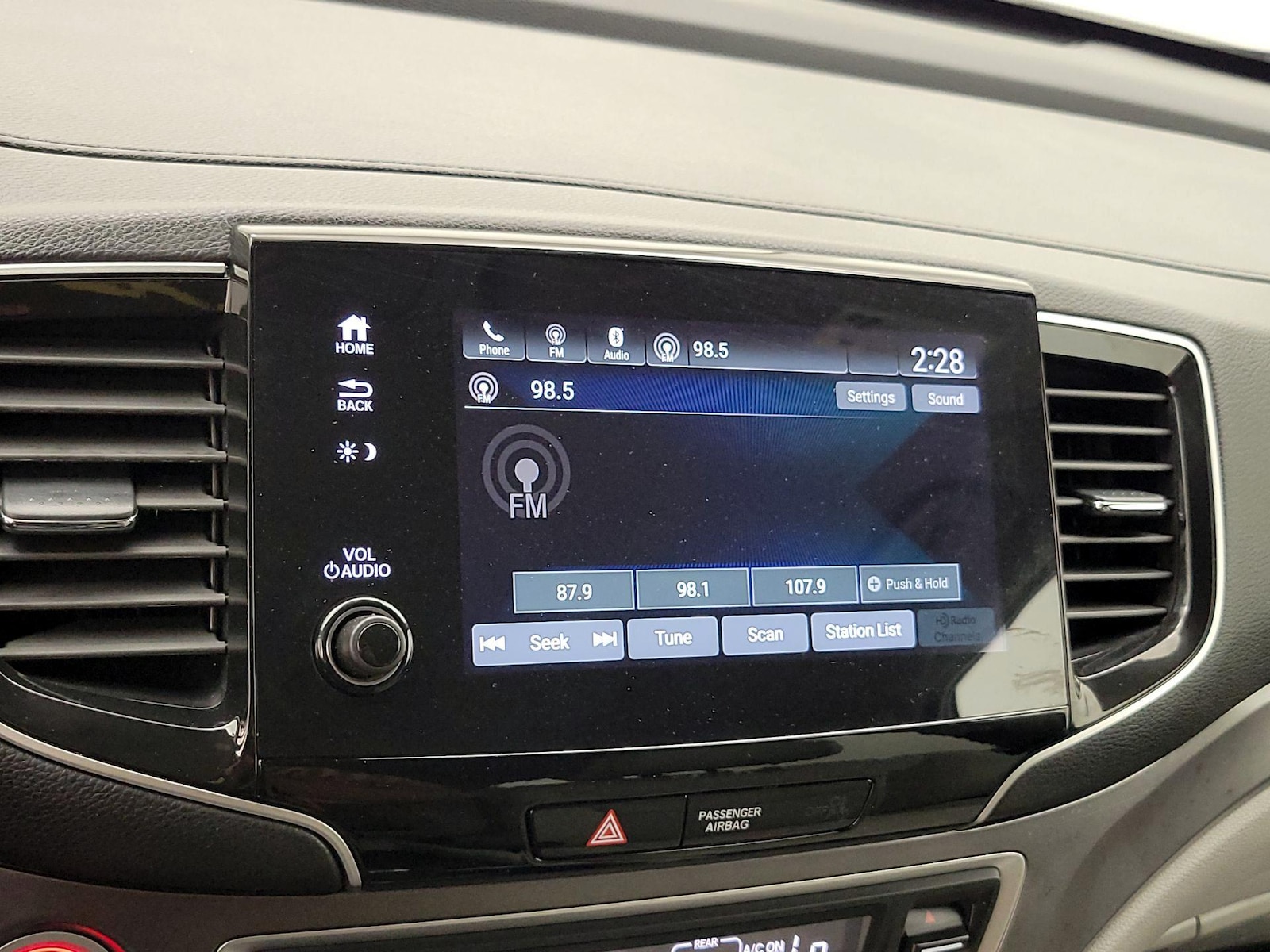 2021 Honda Pilot EX - Photo 16