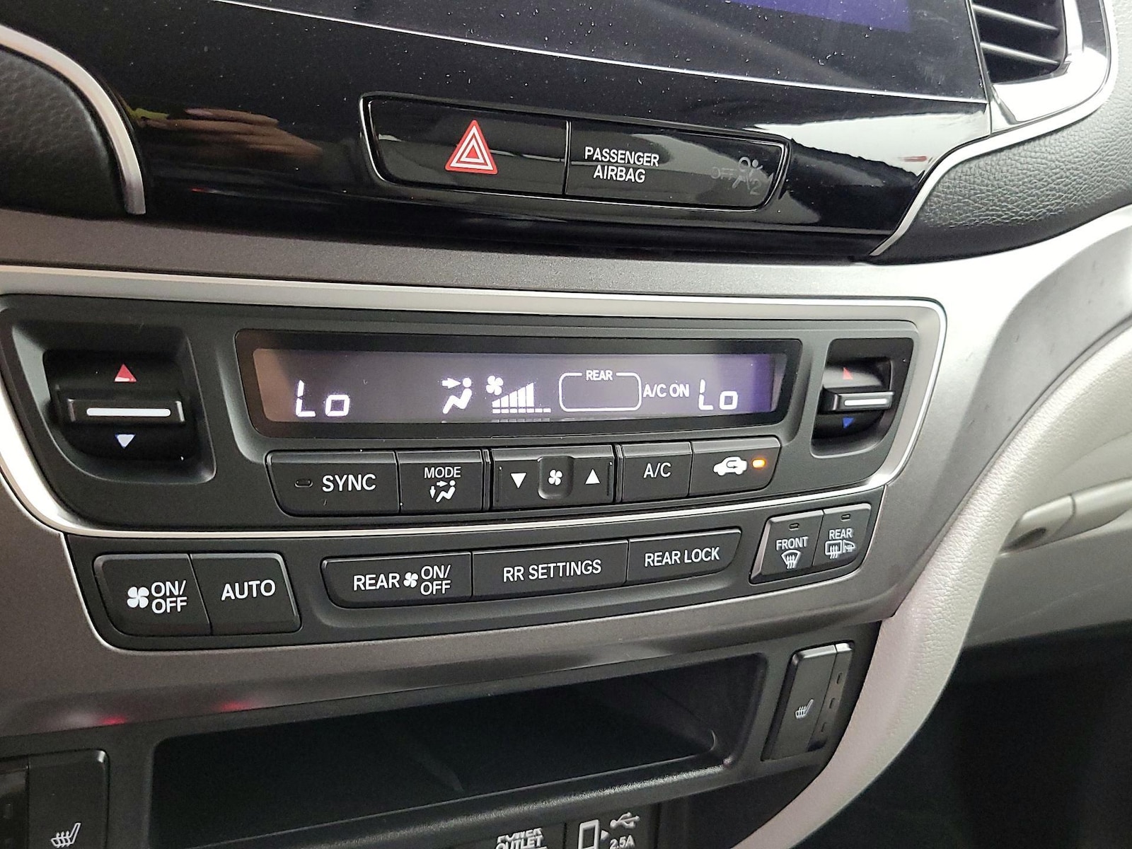 2021 Honda Pilot EX - Photo 17