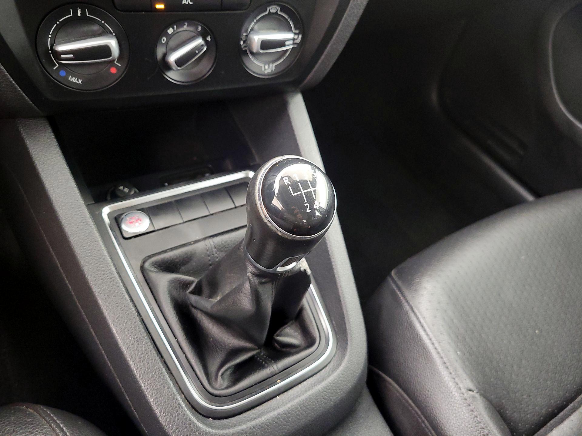 Thumbnail: 2017 Volkswagen Jetta - 17