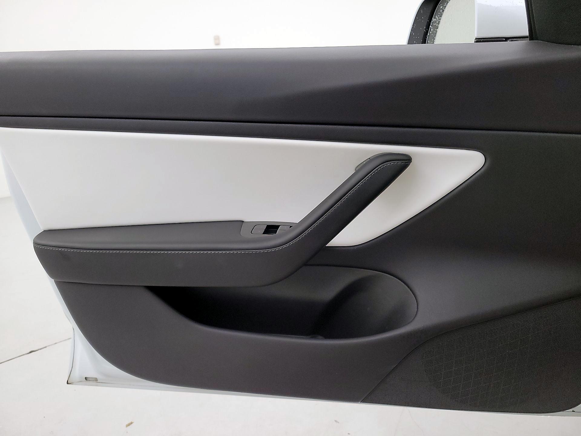 Thumbnail: 2020 Tesla Model 3 - 12