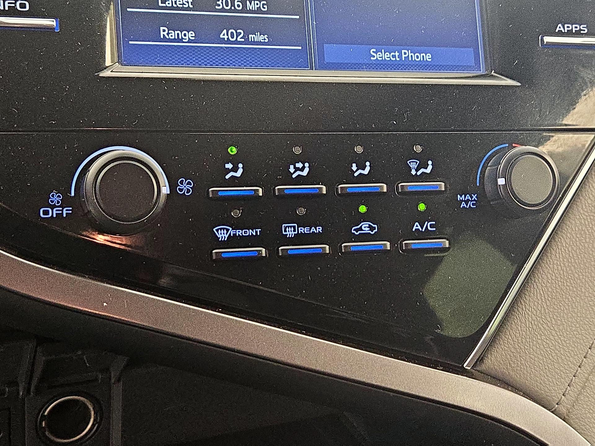 Thumbnail: 2018 Toyota Camry - 16