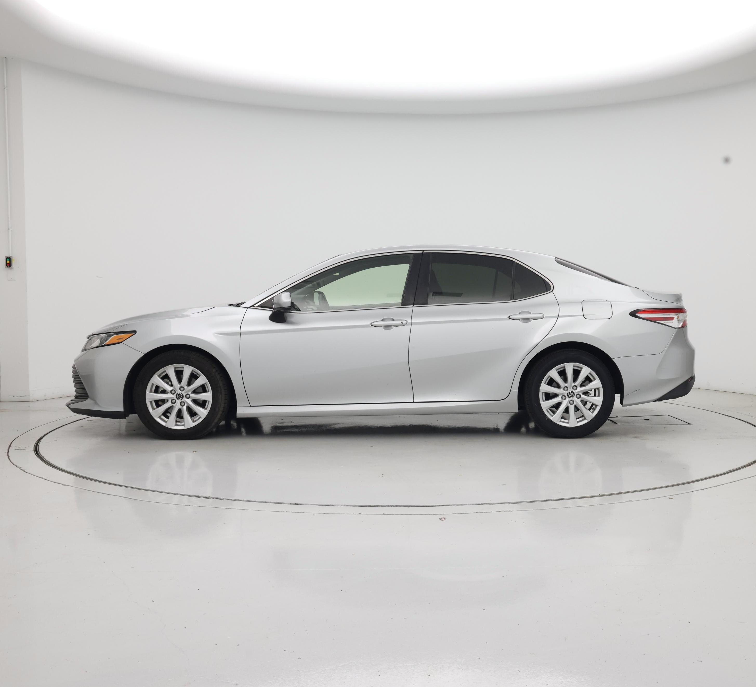 Thumbnail: 2018 Toyota Camry - 3