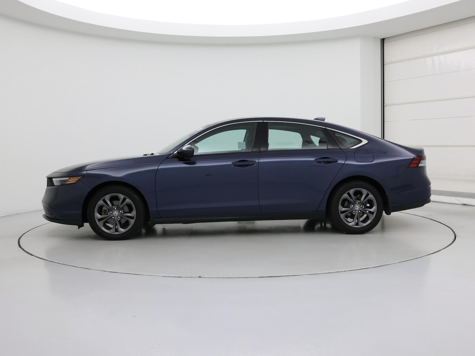 2023 Honda Accord EX - Photo 4