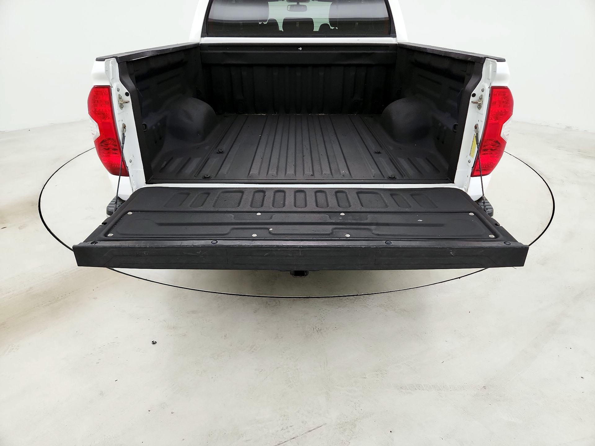 Thumbnail: 2016 Toyota Tundra - 20