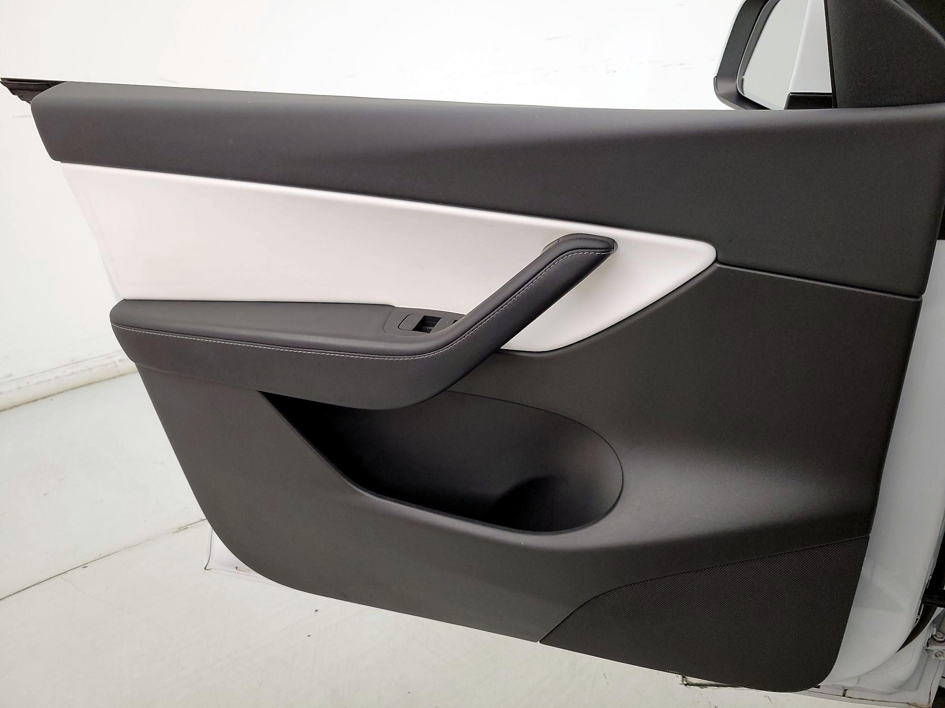 Thumbnail: 2022 Tesla Model Y - 12