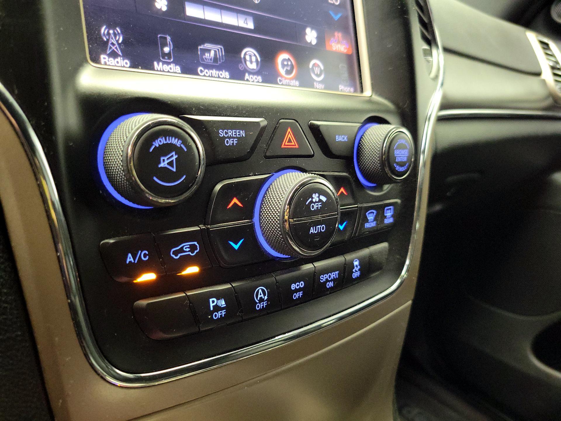 Thumbnail: 2017 Jeep Grand Cherokee - 17