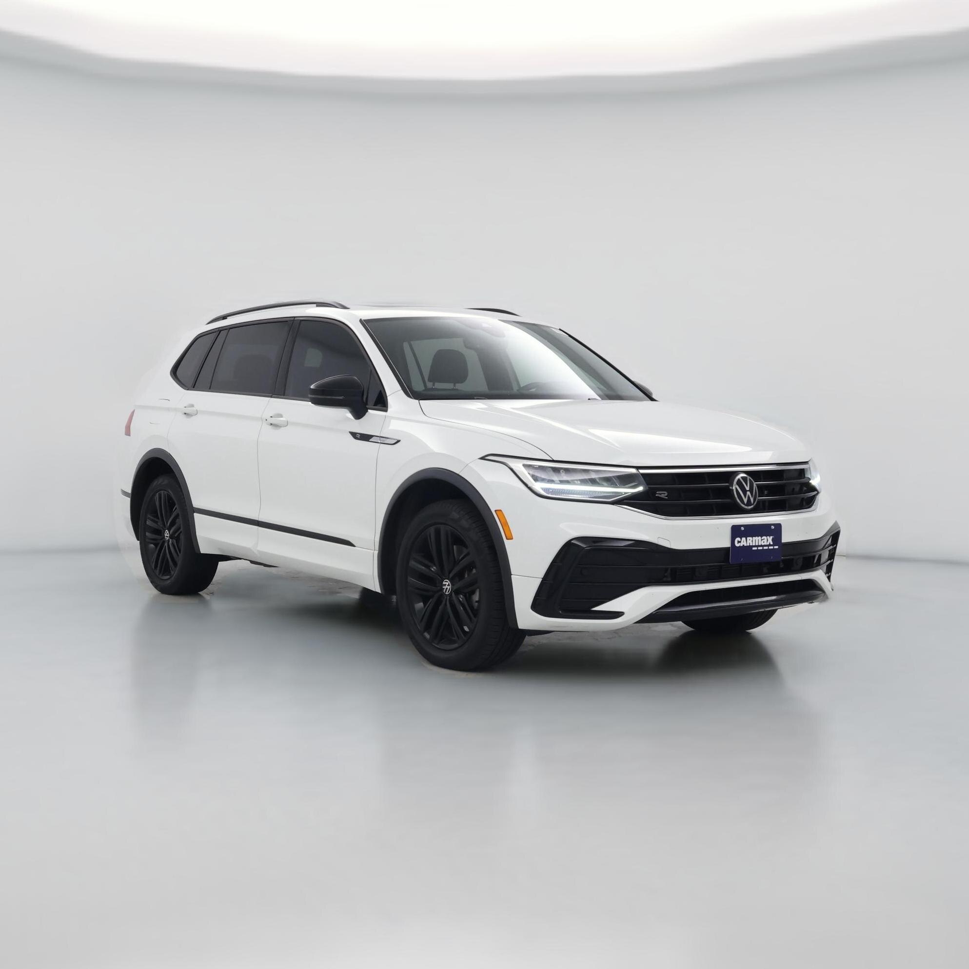 Thumbnail: 2022 Volkswagen Tiguan - 1