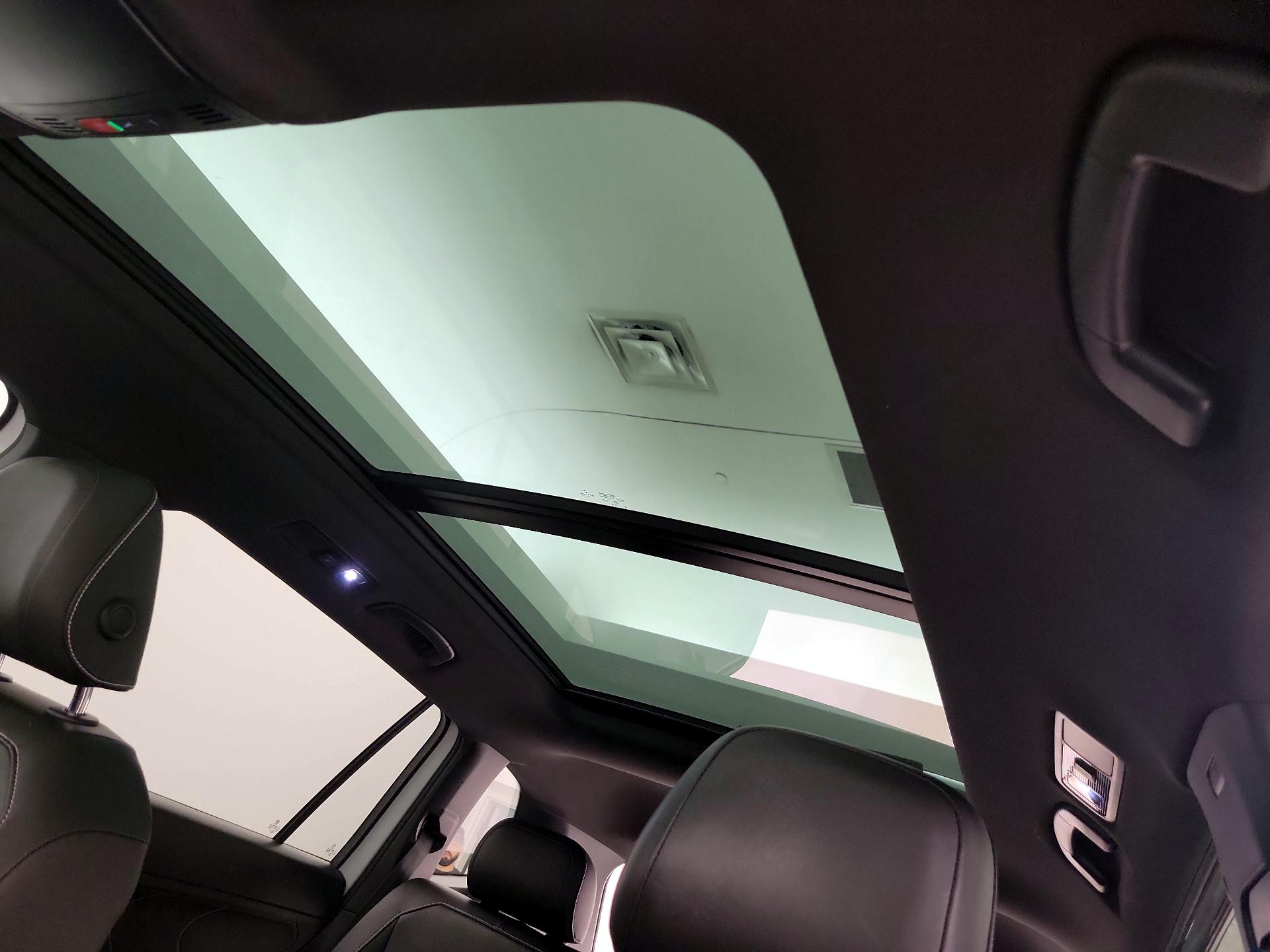 Thumbnail: 2022 Volkswagen Tiguan - 19