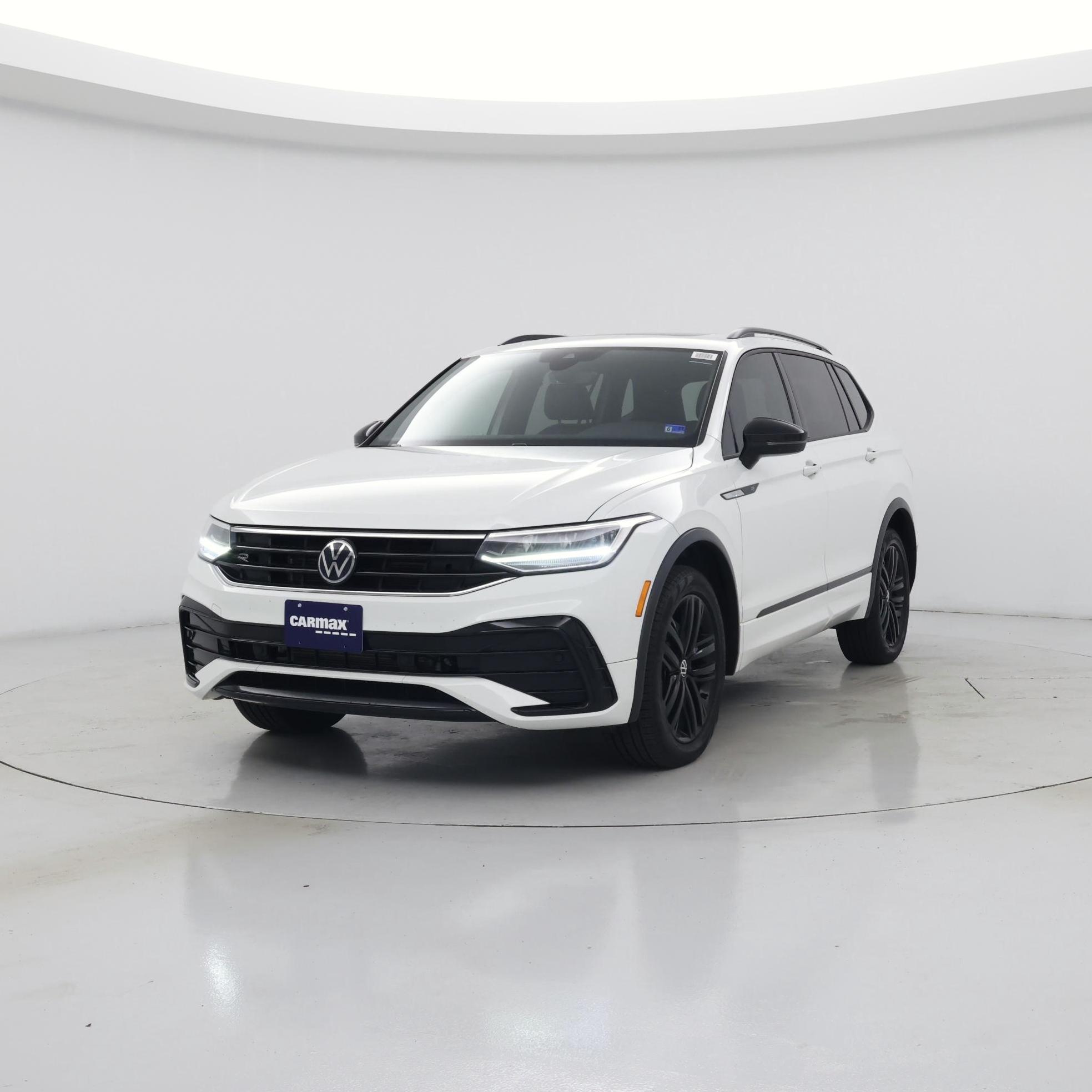 Thumbnail: 2022 Volkswagen Tiguan - 4