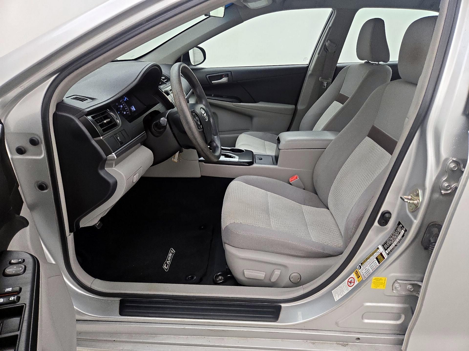 Thumbnail: 2014 Toyota Camry - 11