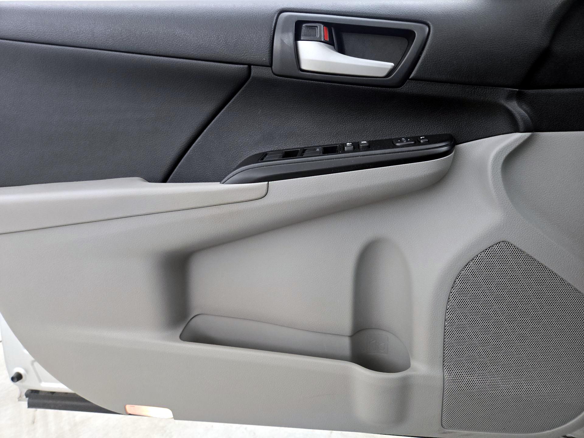 Thumbnail: 2014 Toyota Camry - 12