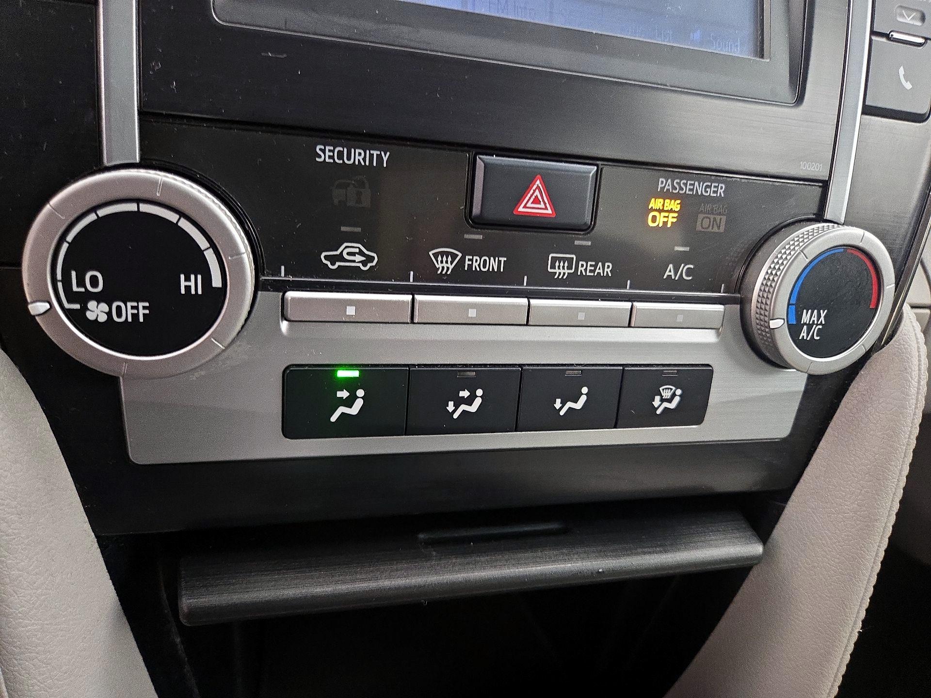 Thumbnail: 2014 Toyota Camry - 16