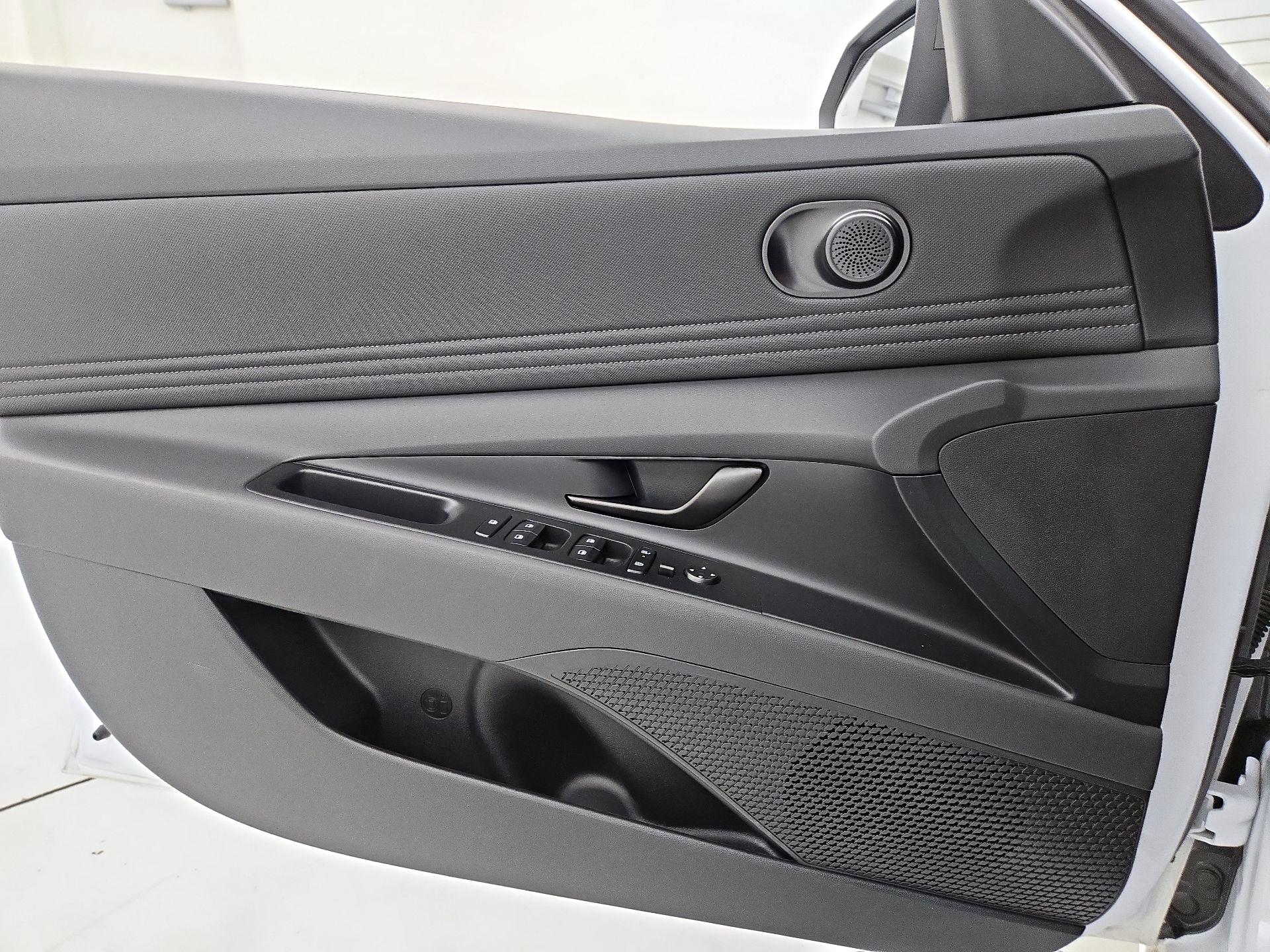 Thumbnail: 2025 Hyundai Elantra - 12