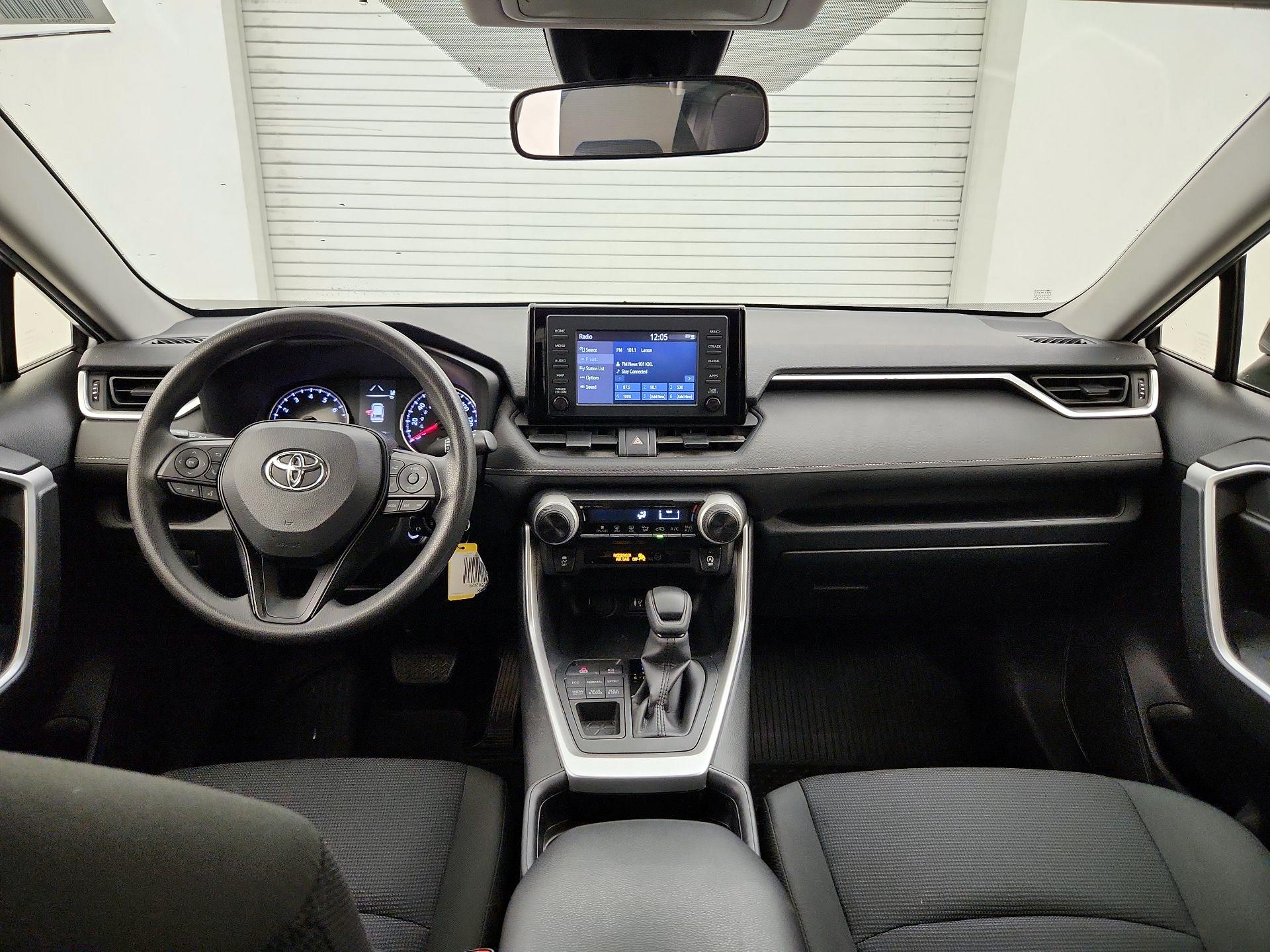 Thumbnail: 2019 Toyota RAV4 - 9