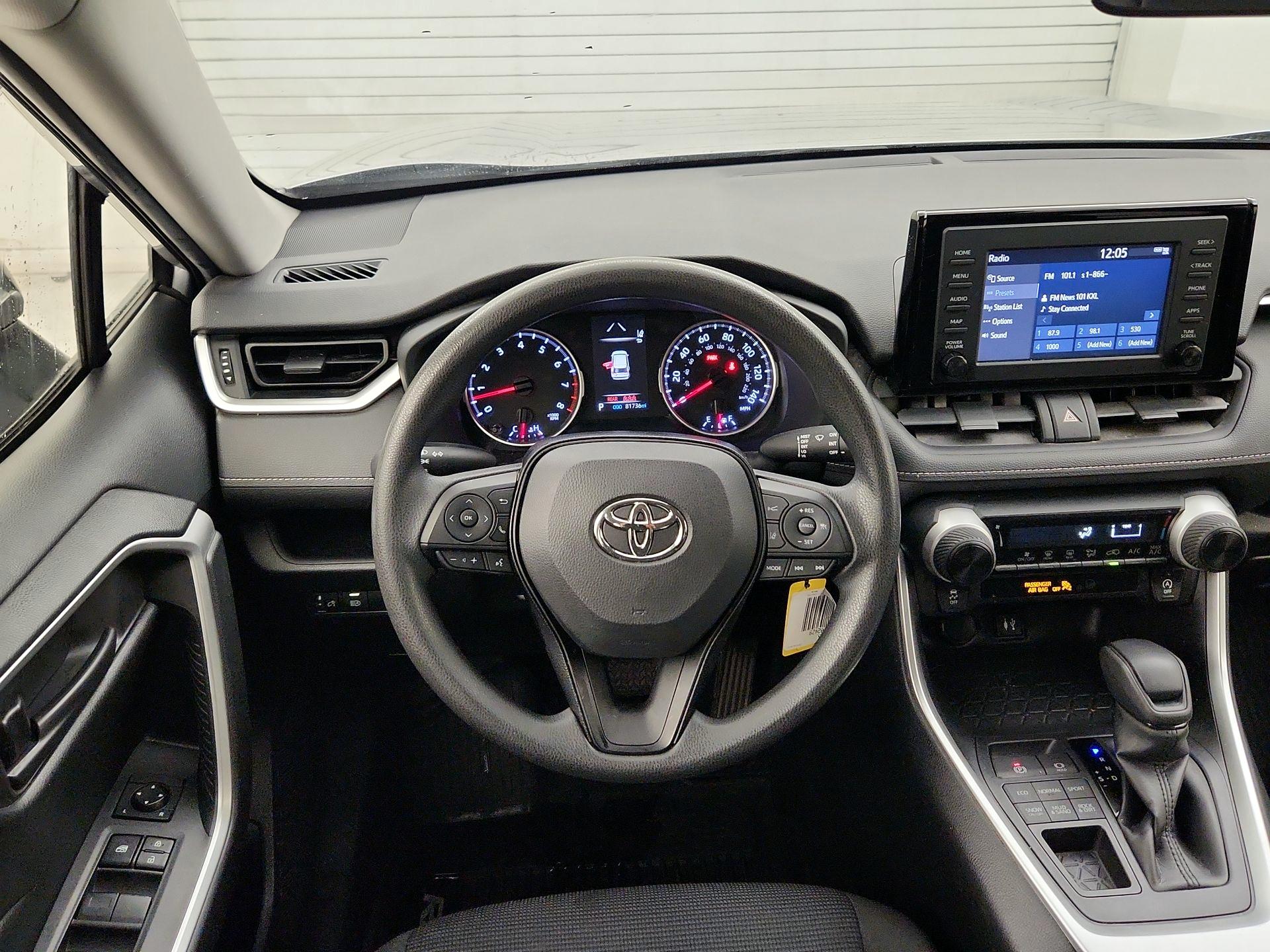 Thumbnail: 2019 Toyota RAV4 - 10