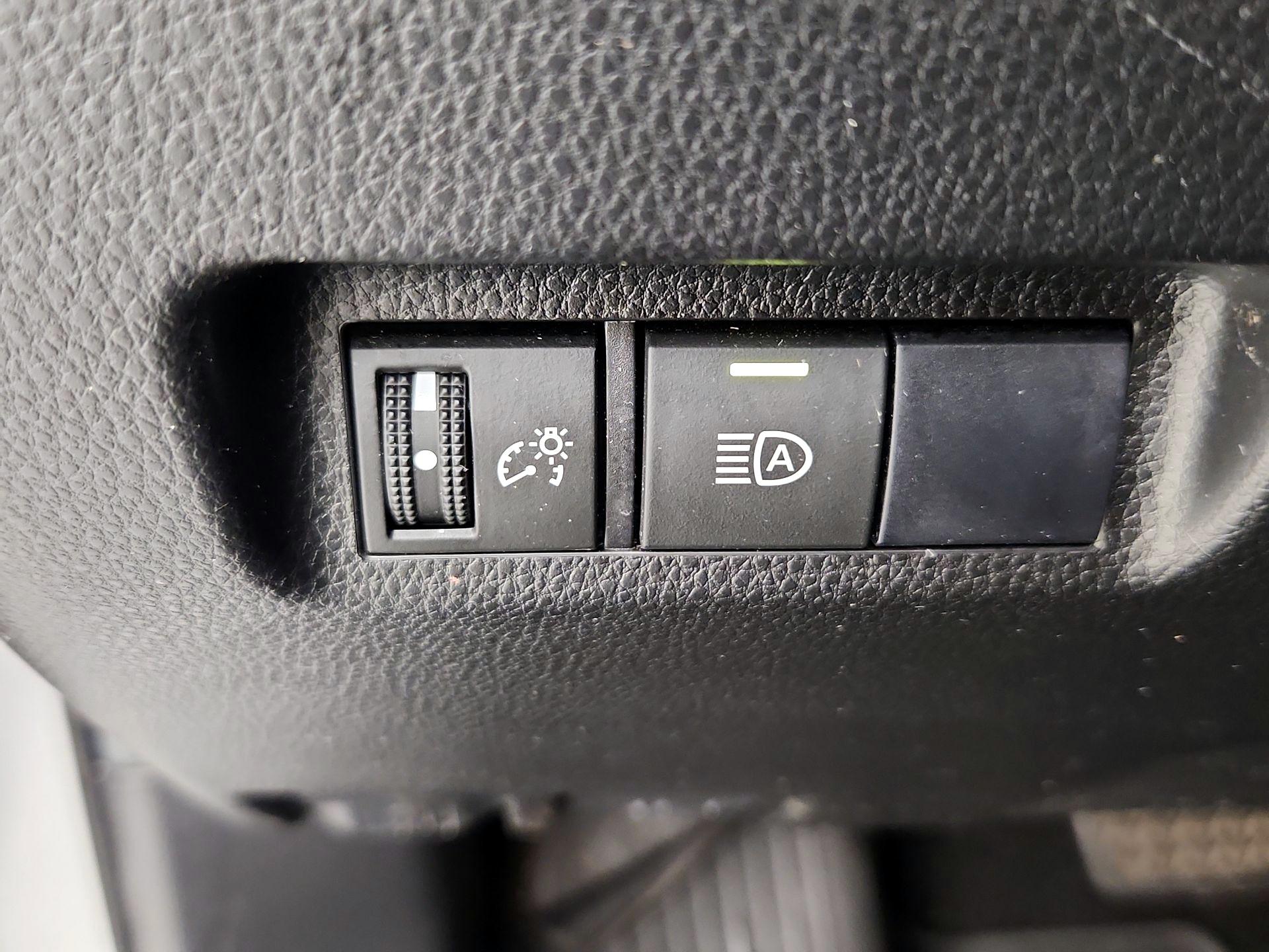 Thumbnail: 2019 Toyota RAV4 - 13