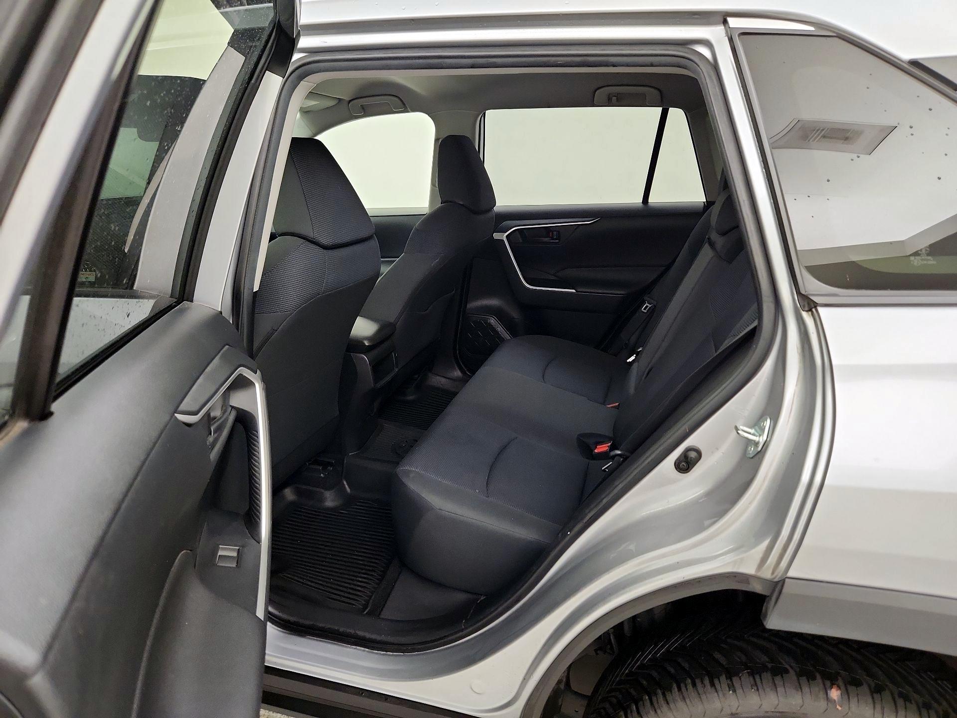 Thumbnail: 2019 Toyota RAV4 - 19