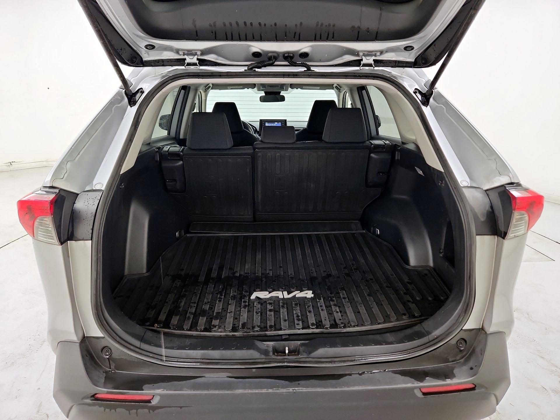 Thumbnail: 2019 Toyota RAV4 - 20