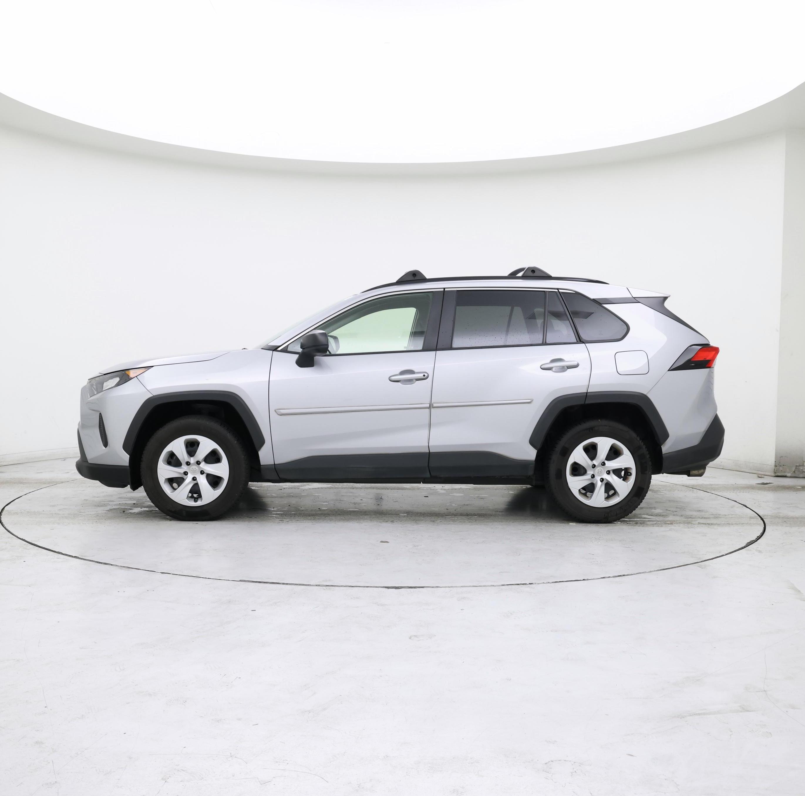 Thumbnail: 2019 Toyota RAV4 - 3