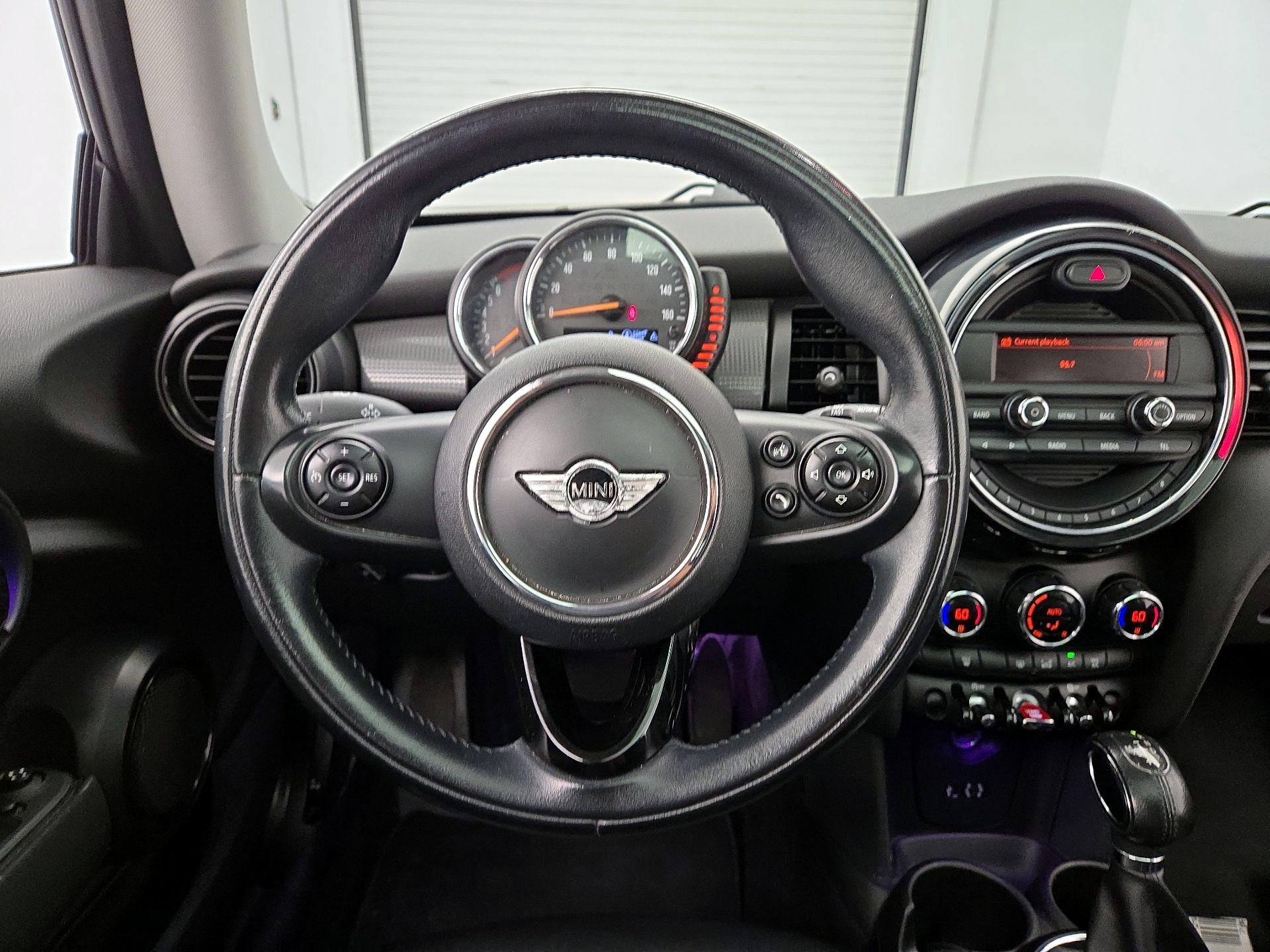 Thumbnail: 2015 MINI Cooper Hardtop - 10